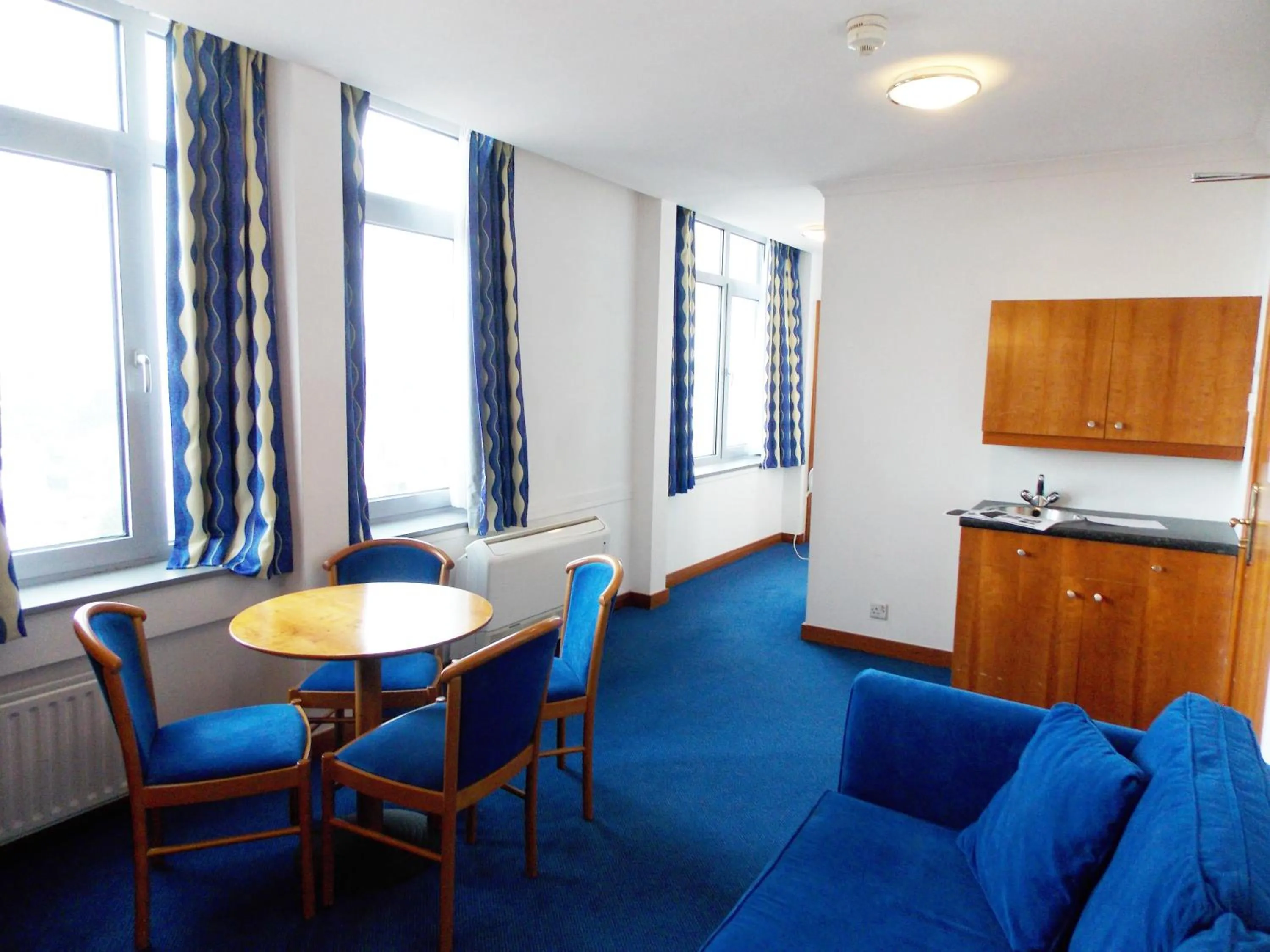 Living room in London - Wembley International Hotel