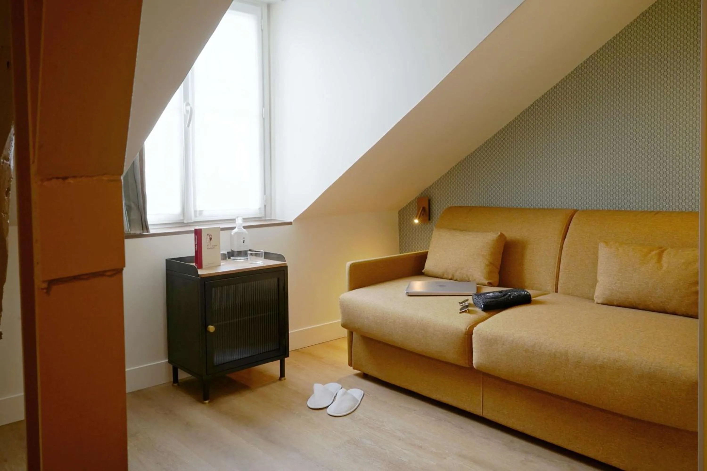 Photo of the whole room in Hôtel Littéraire Arthur Rimbaud, BW Signature Collection