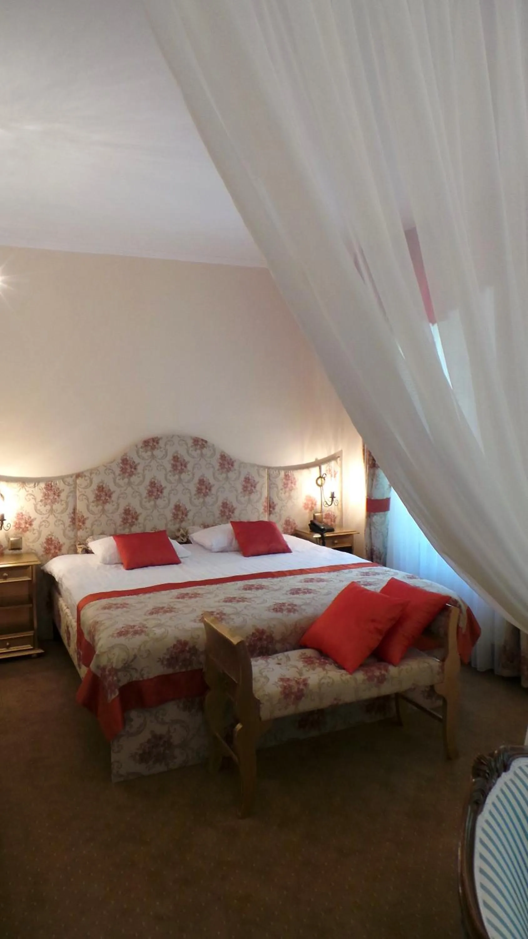 Bed in Pałac Kobylin