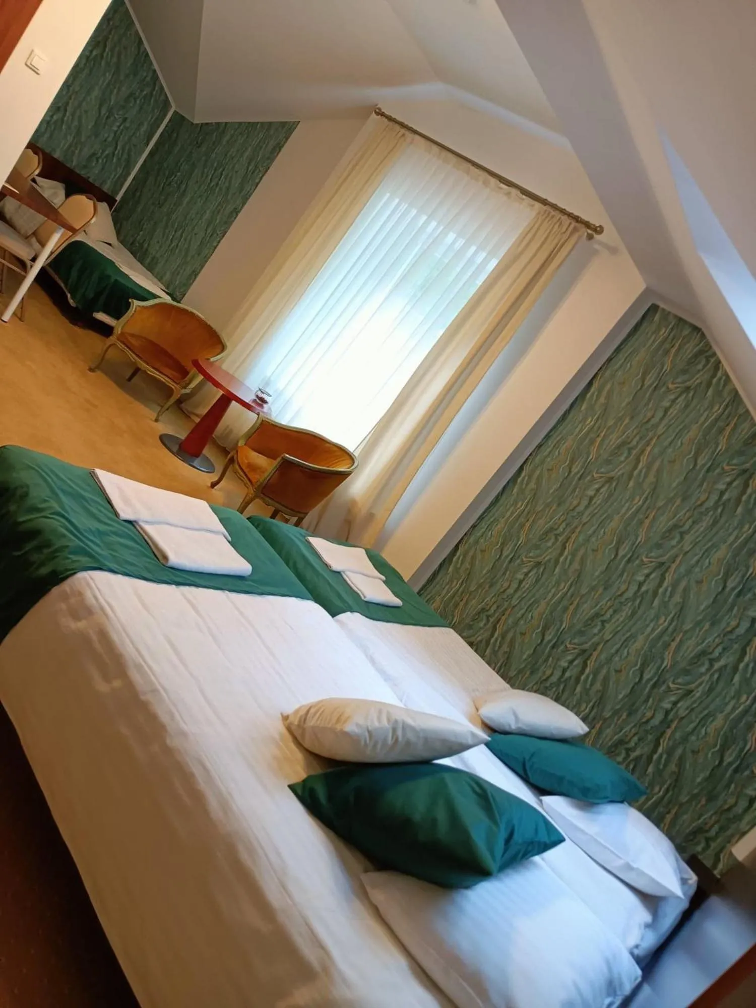 Bed in Pałac Kobylin