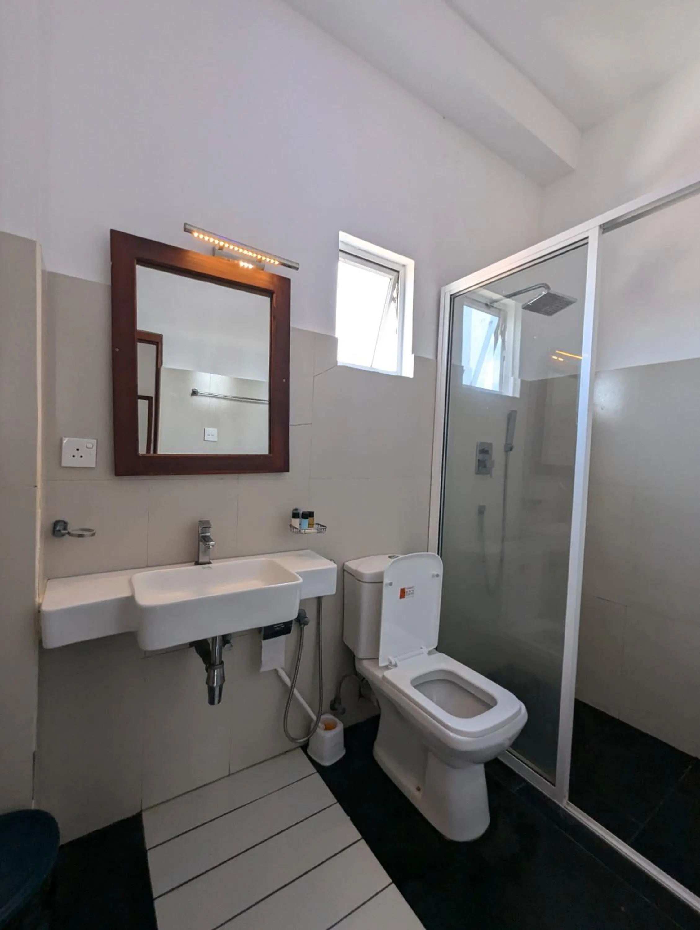 Bathroom in Bliss Apartment Hikkaduwa