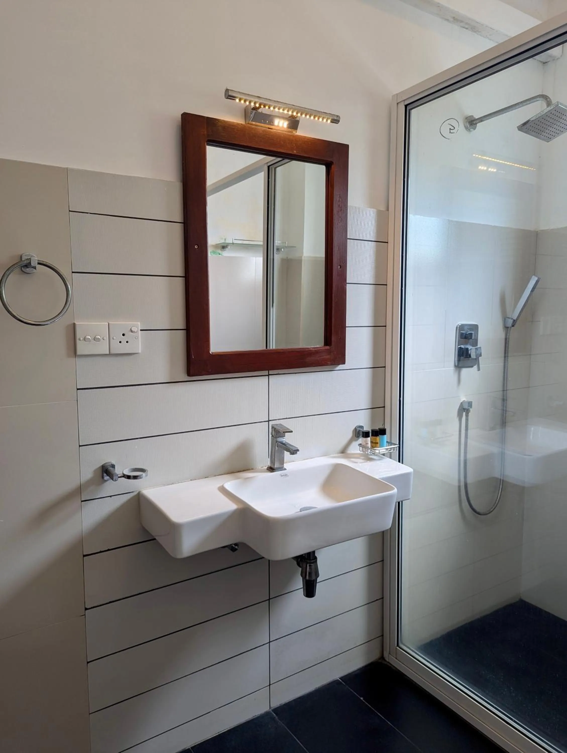 Bathroom in Bliss Apartment Hikkaduwa