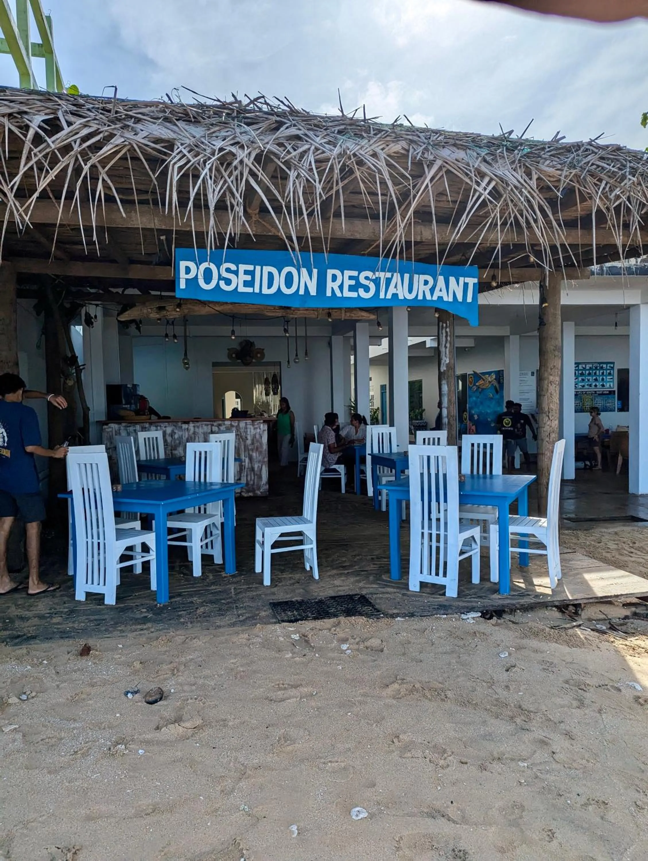 Restaurant/places to eat in Bliss Apartment Hikkaduwa