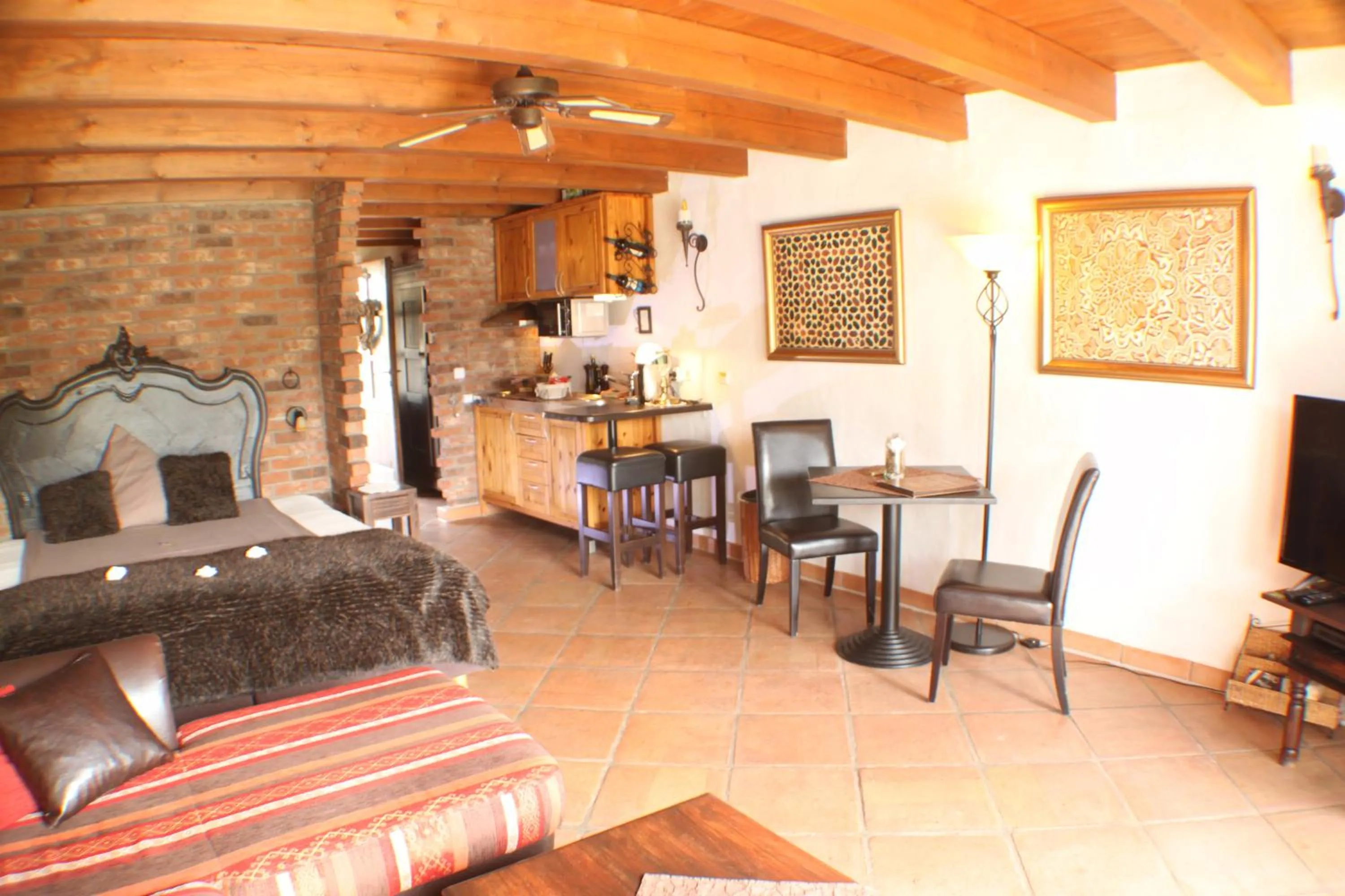 Photo of the whole room, Bed in Hazienda Apartmenthotel - Für ein paar Tage oder monatelang