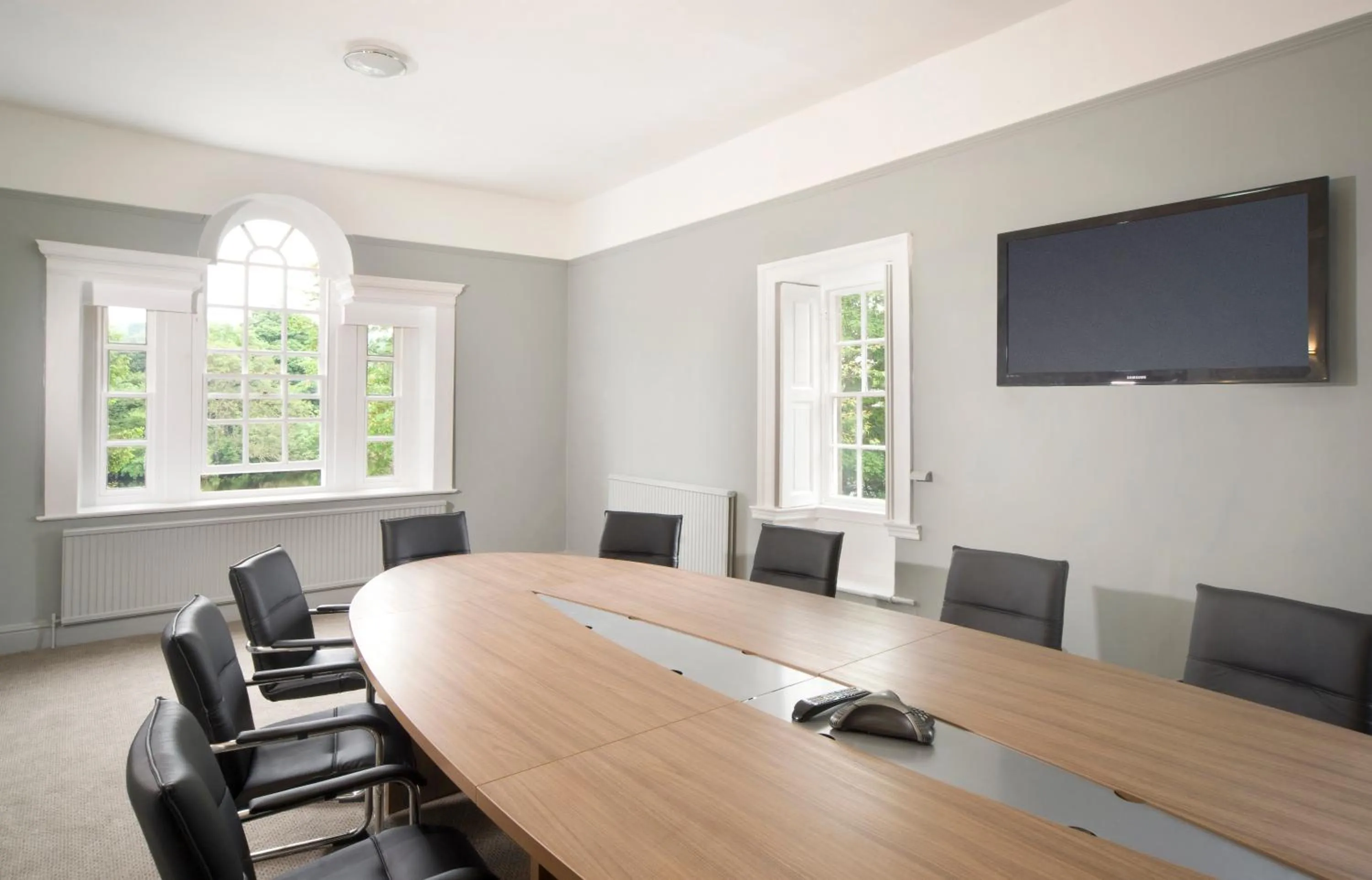 Communal lounge/ TV room in George Hotel