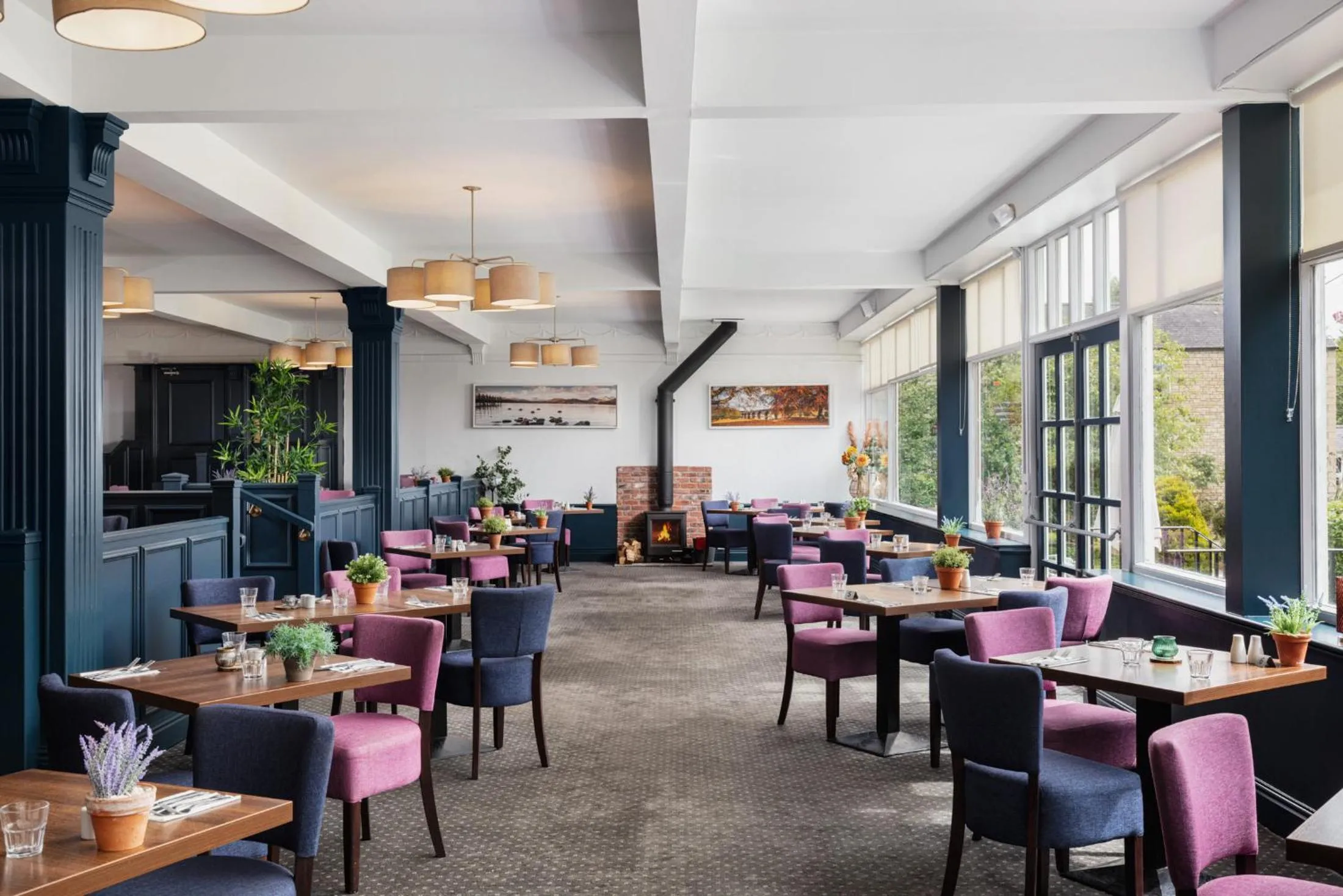 Restaurant/places to eat in George Hotel