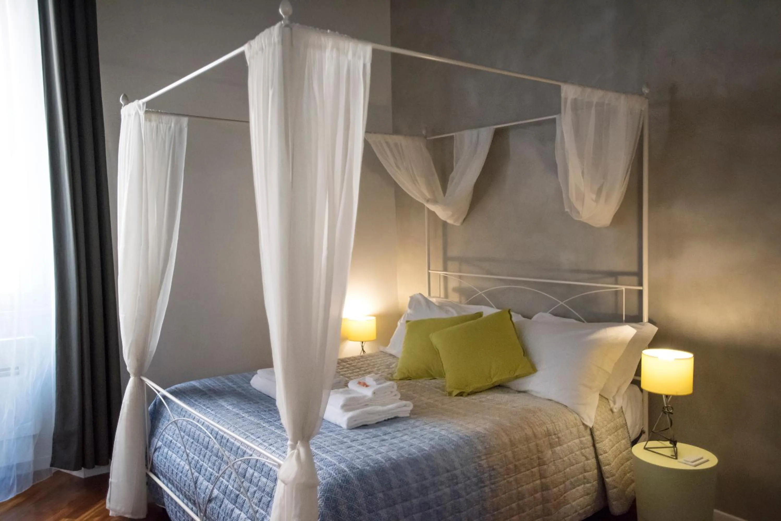 Apartment Near Trevi Fountain