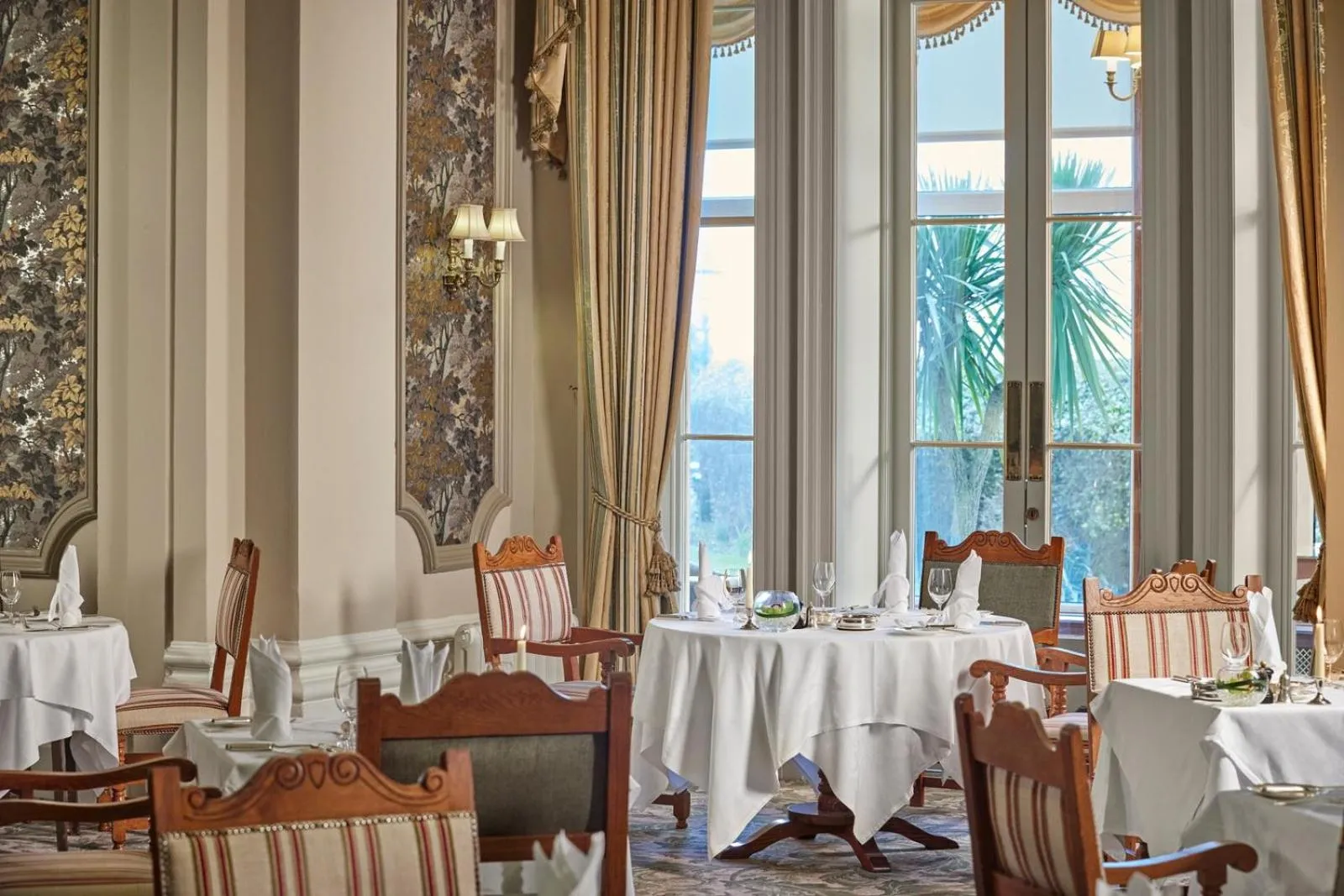 Restaurant/places to eat in The Grand Hotel