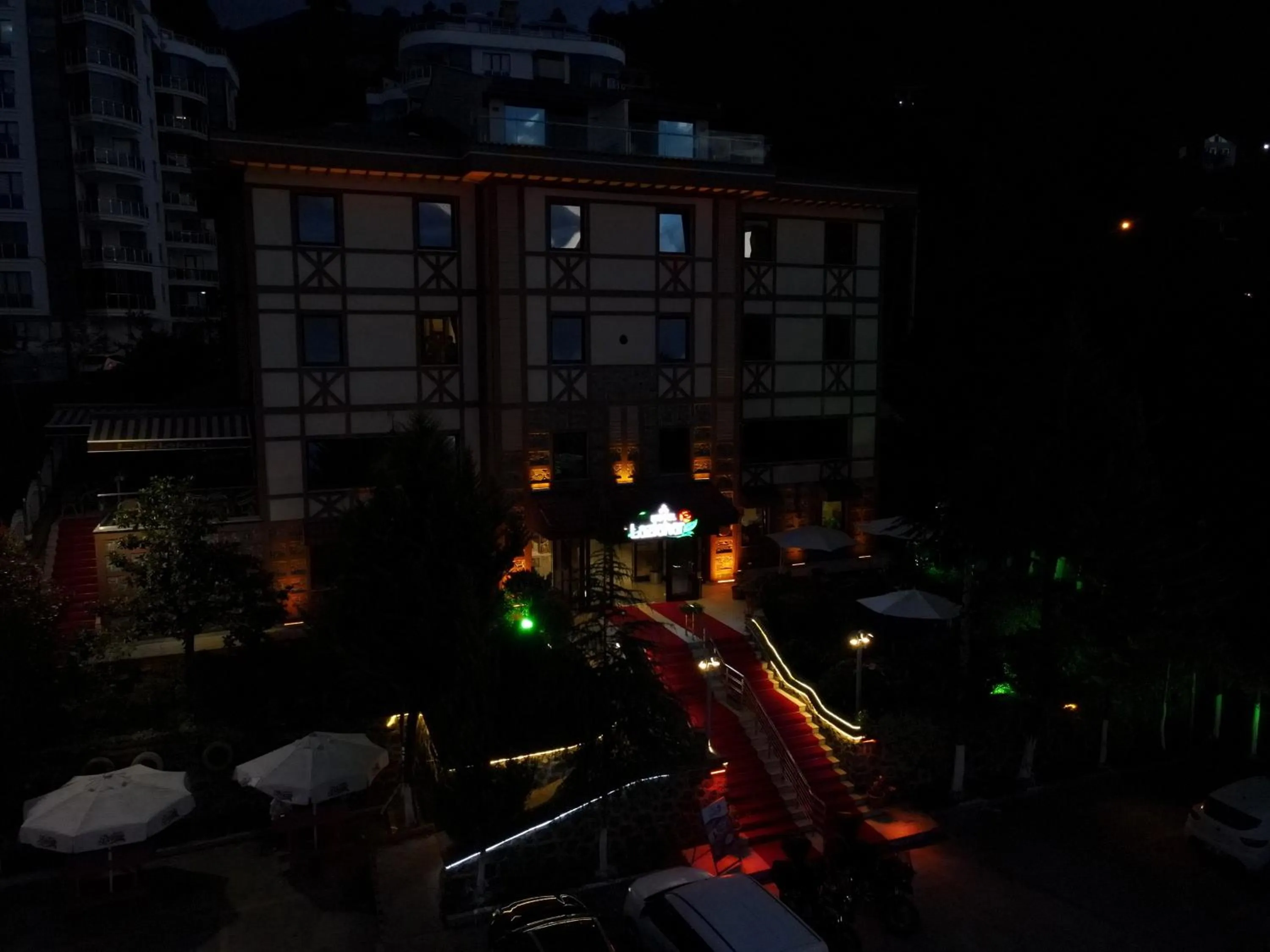 Night in Hotel Lazlakar