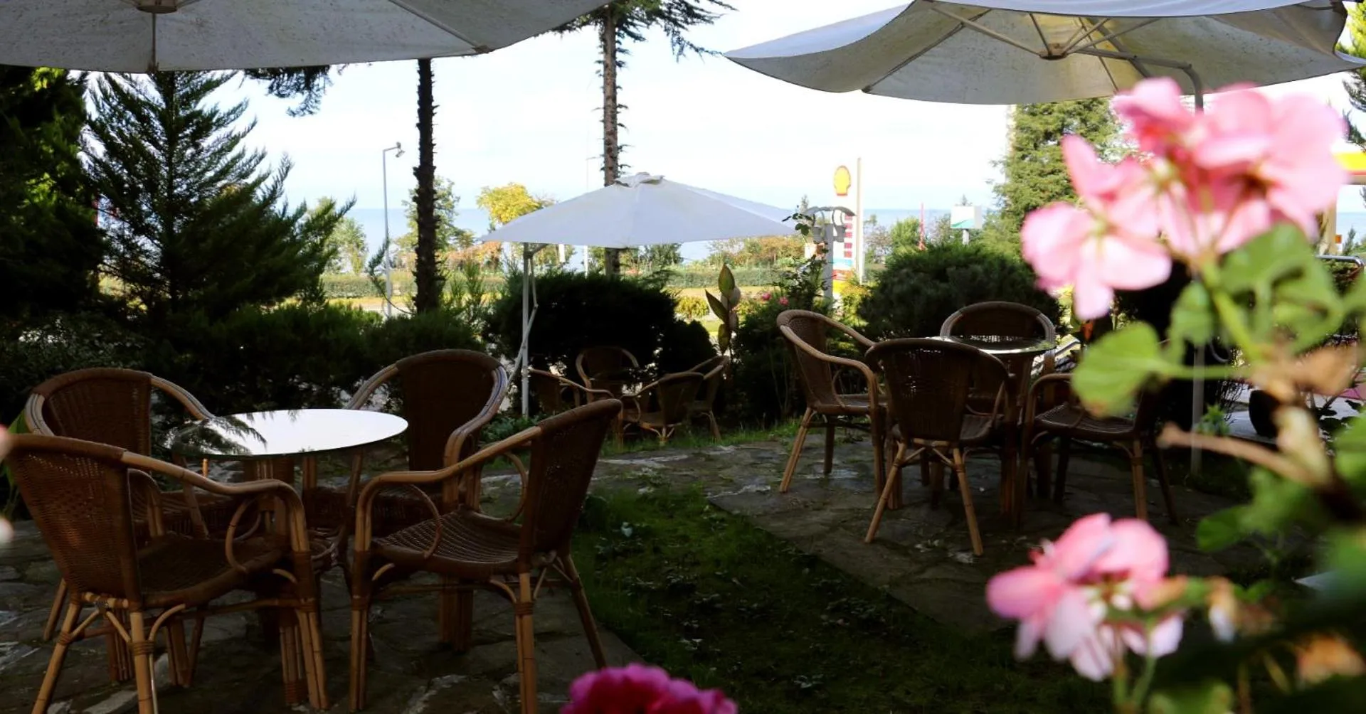 Patio in Hotel Lazlakar