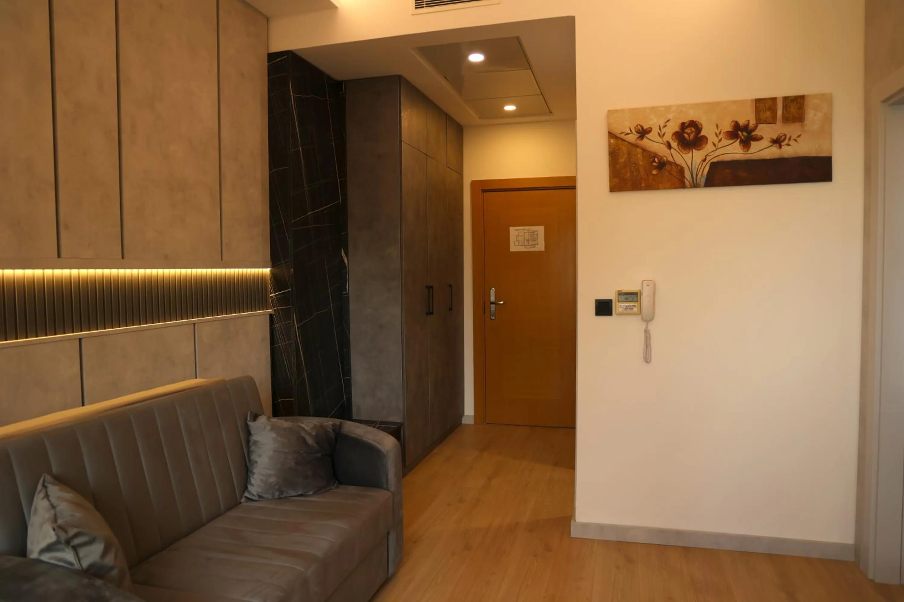 Seating area in Hotel Lazlakar