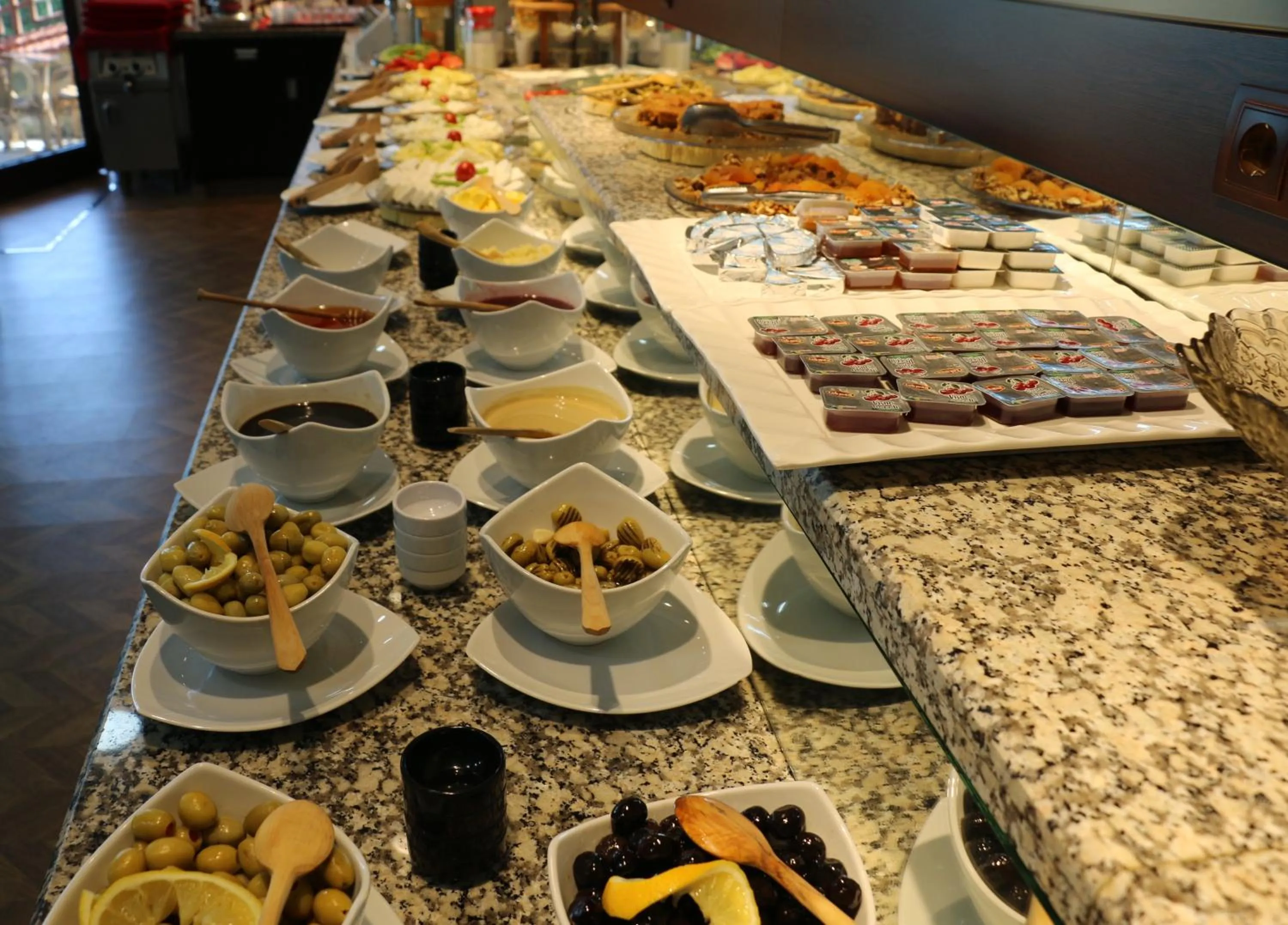 Restaurant/places to eat in Hotel Lazlakar