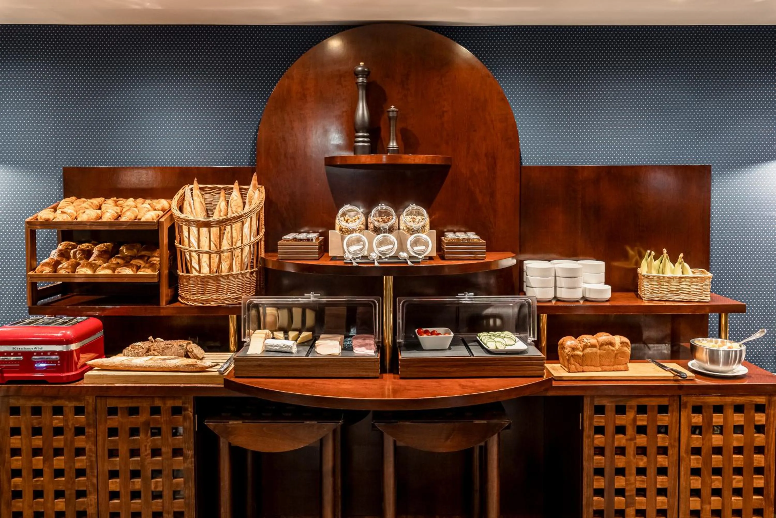 Breakfast in Villa Panthéon