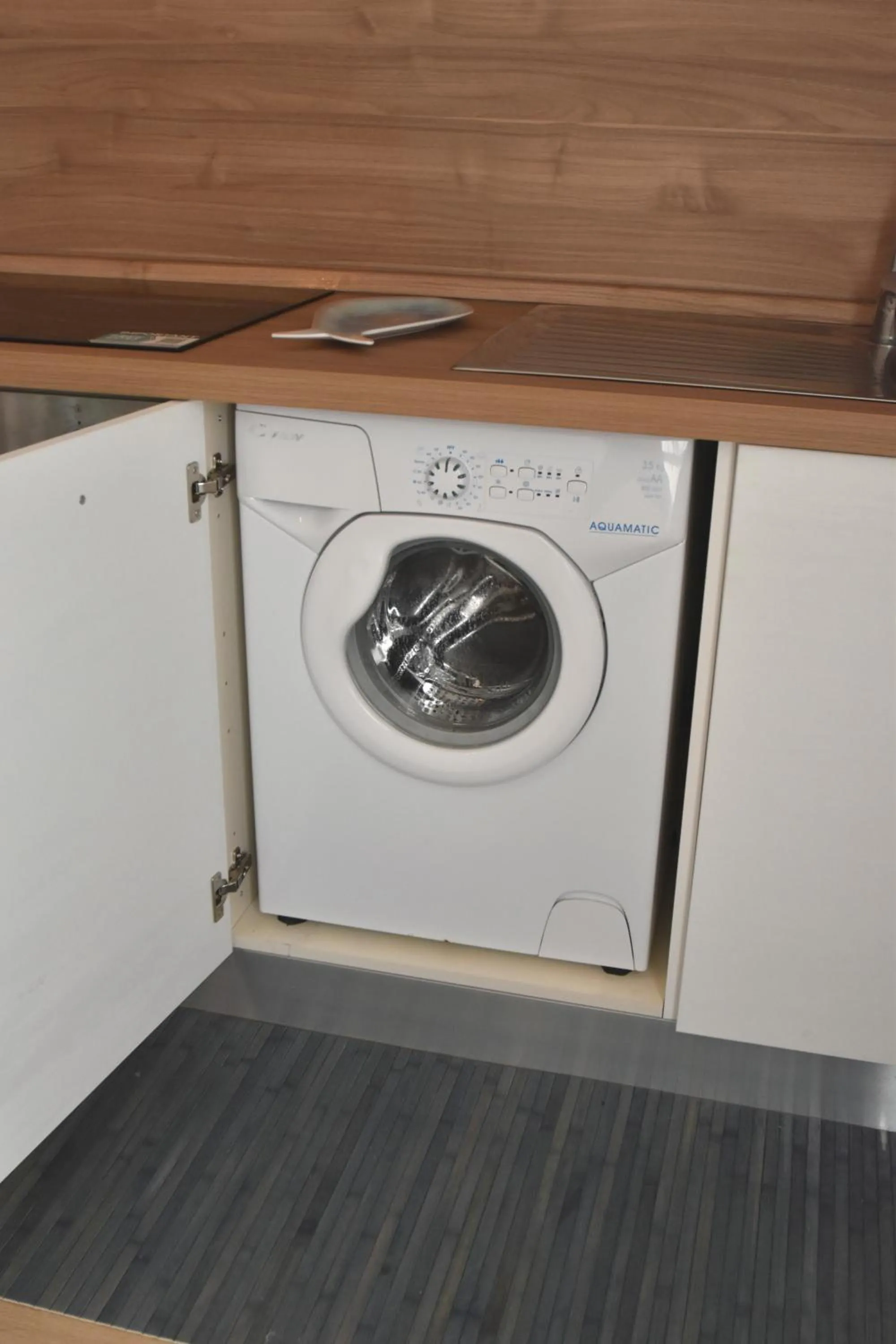 washing machine in Appartamento Amapola - Bilocale in zona mare con clima e posto auto