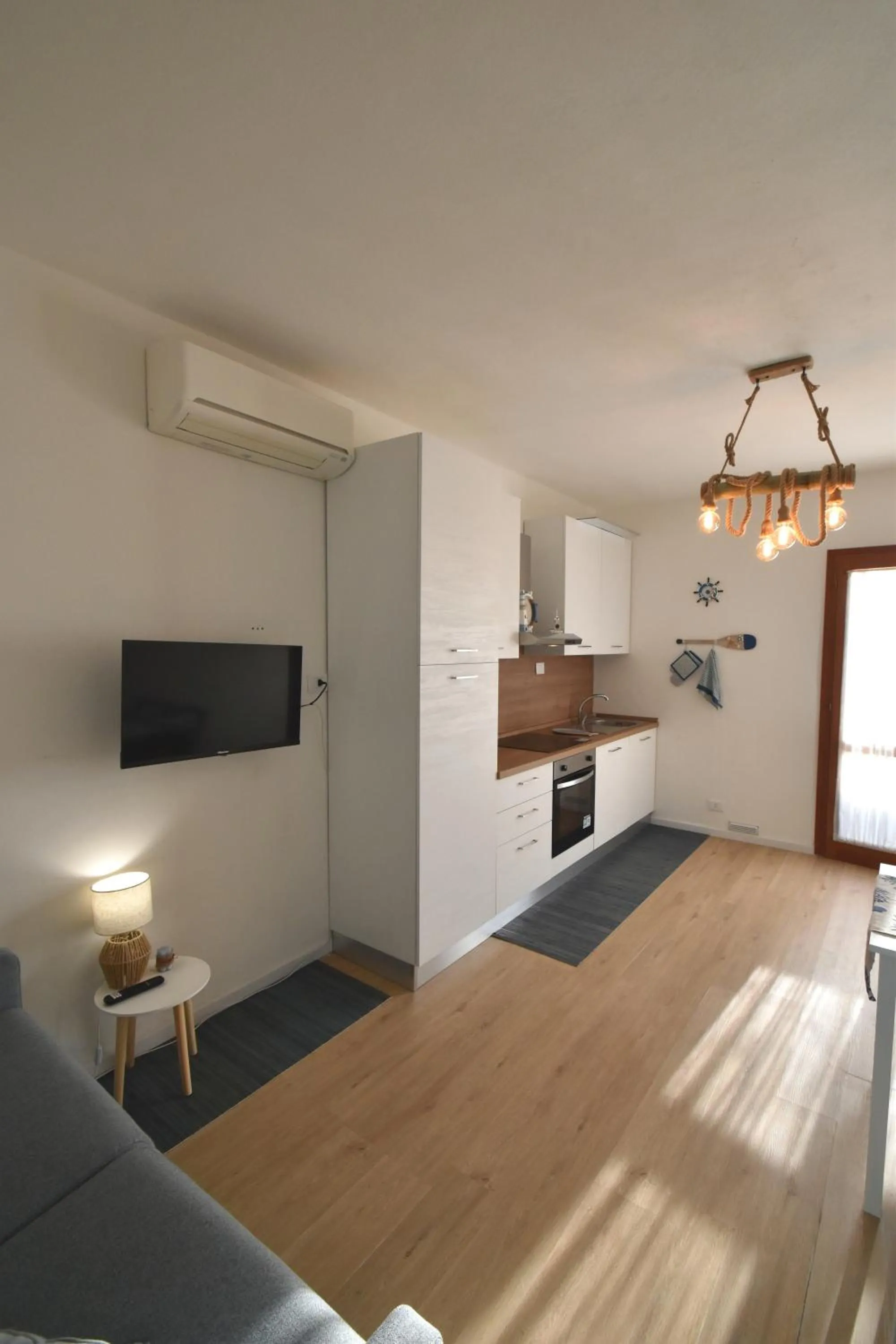 Kitchen or kitchenette in Appartamento Amapola - Bilocale in zona mare con clima e posto auto