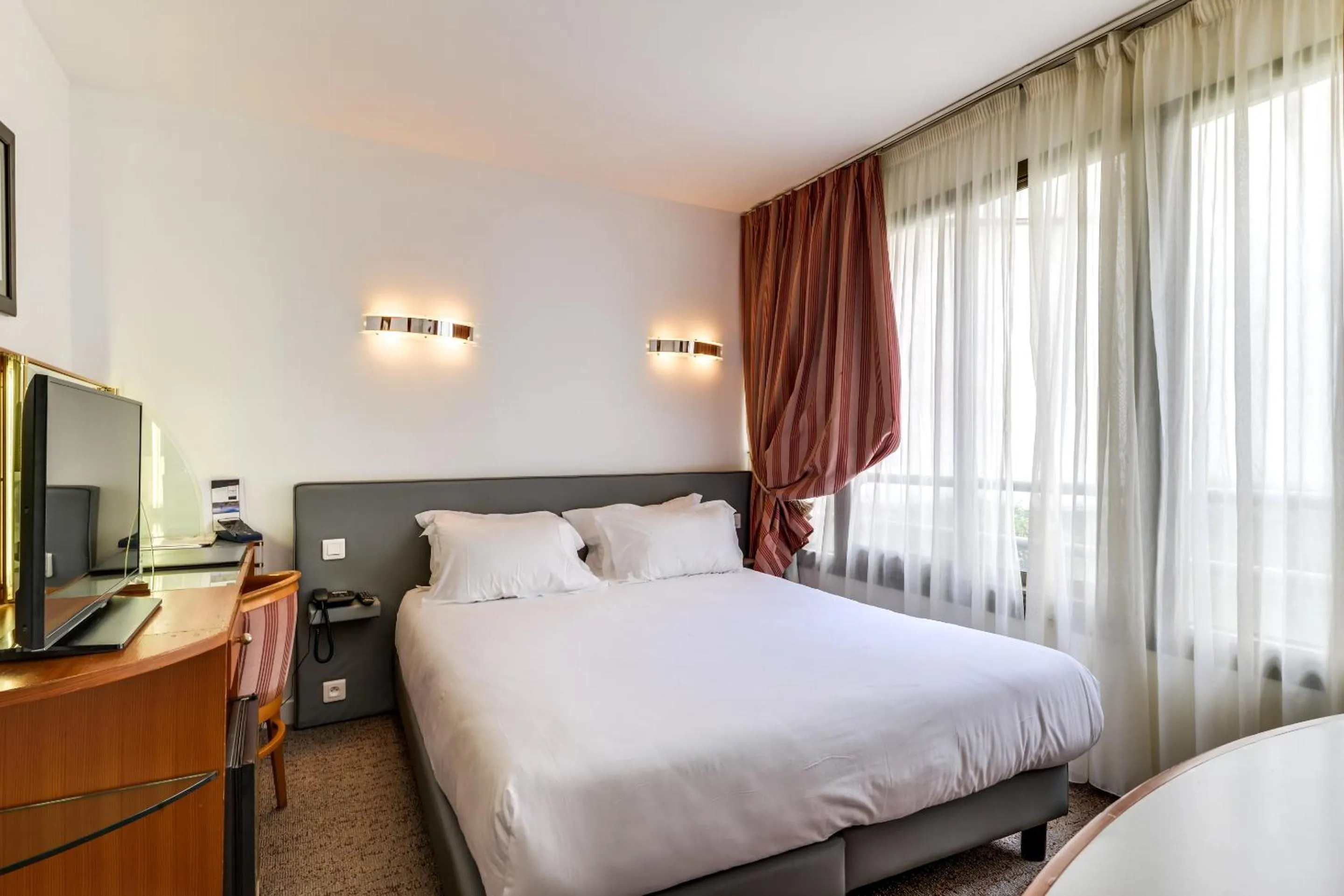 Bed in Villa Luxembourg