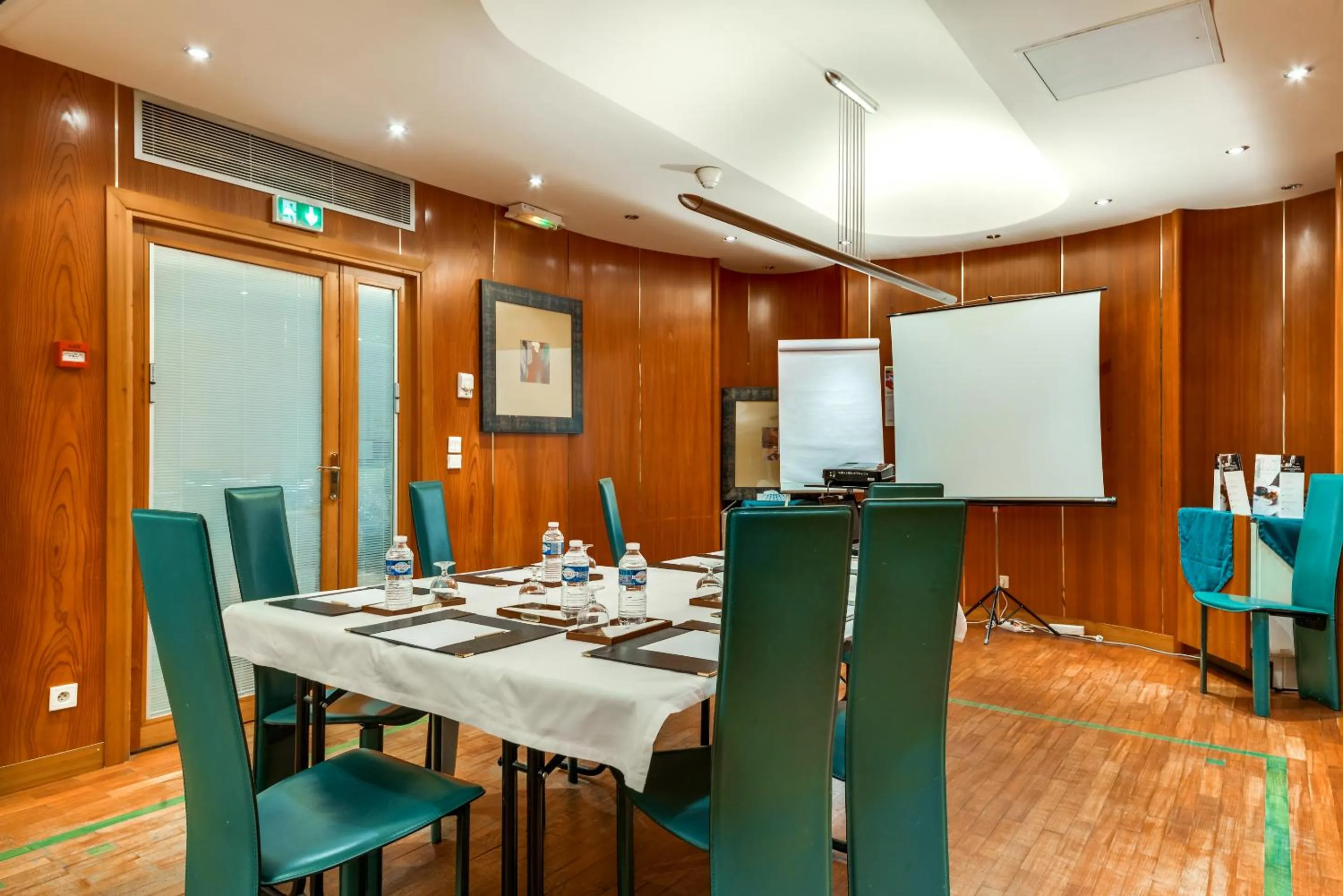 Meeting/conference room in Villa Luxembourg