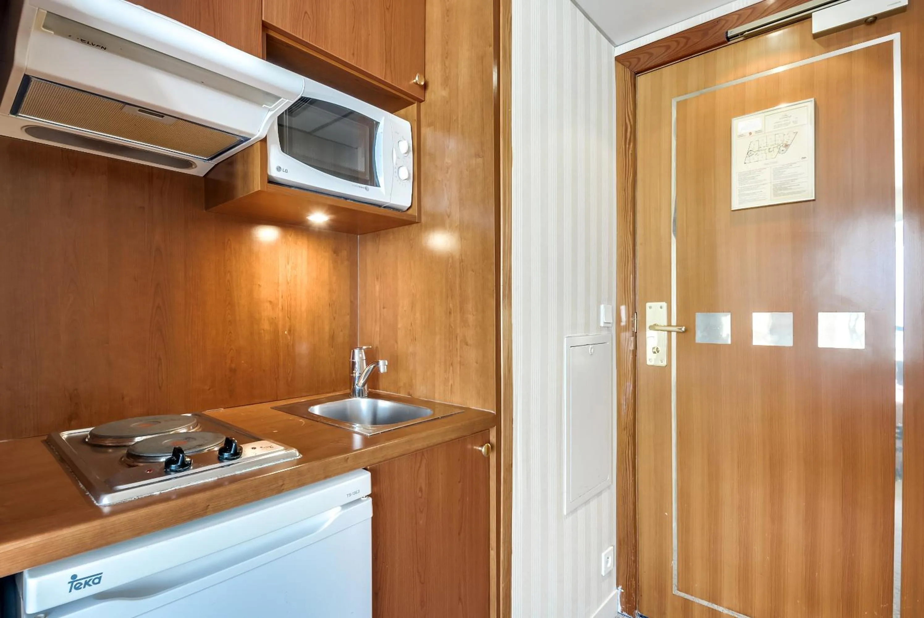 Kitchen or kitchenette in Villa Luxembourg