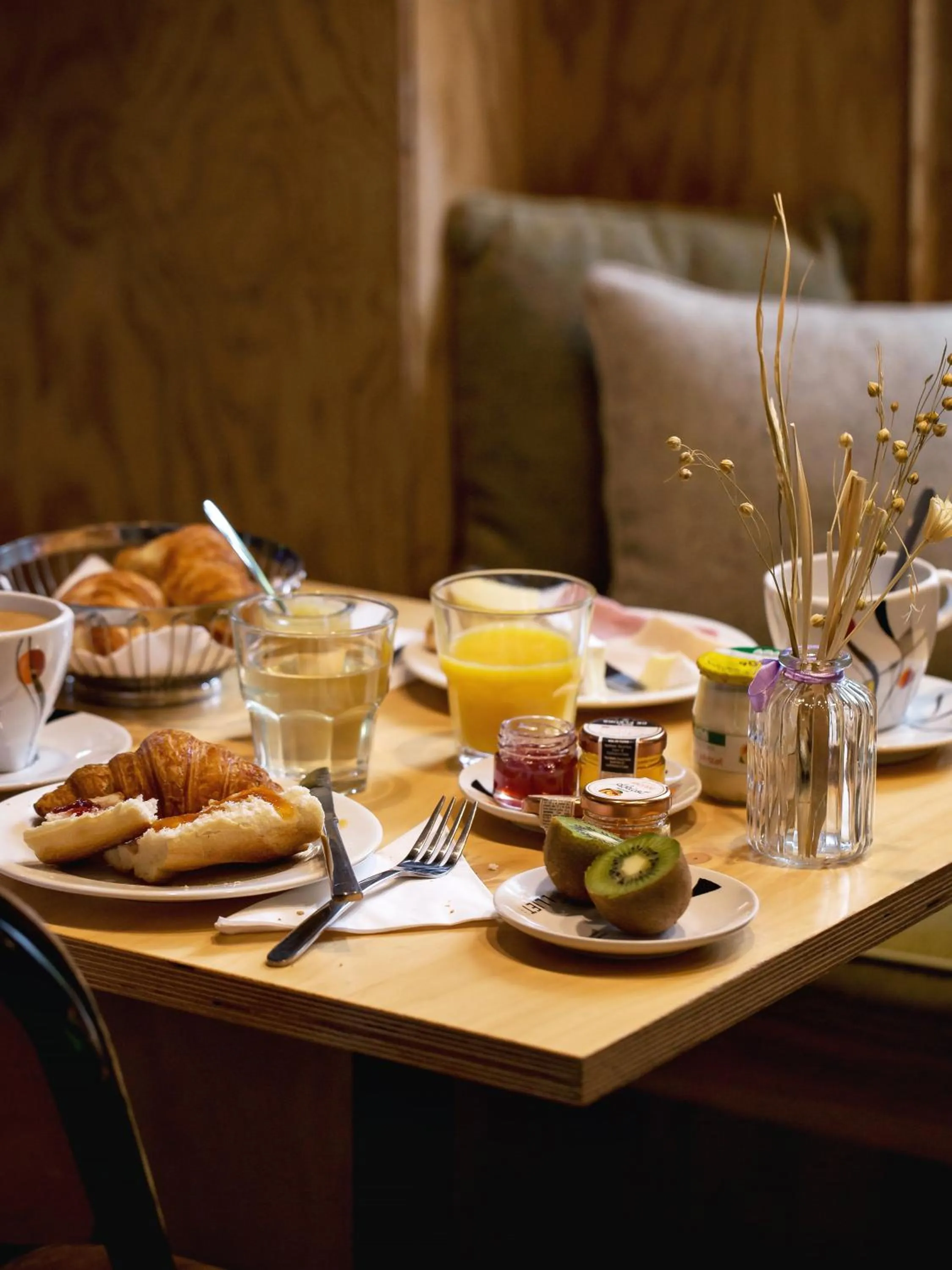Continental breakfast in Hôtel Gaston