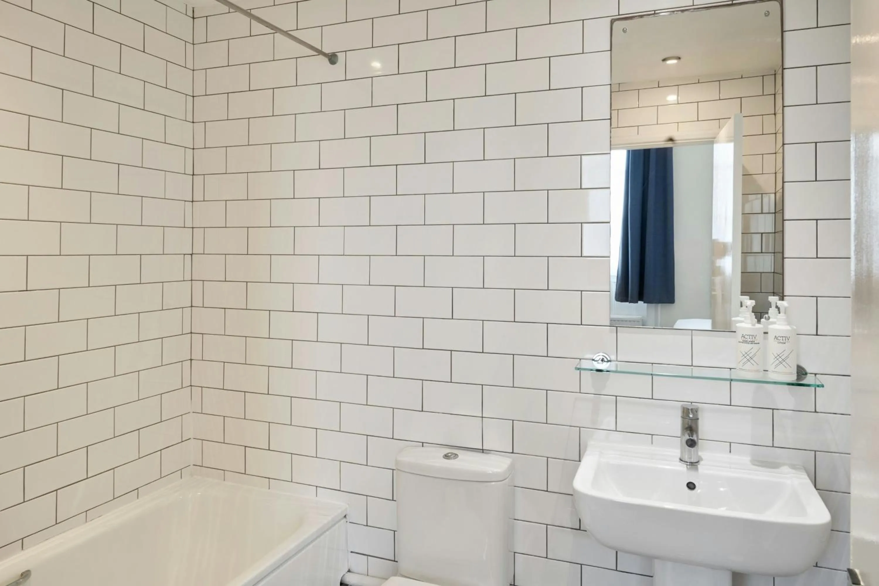 Bathroom in Four Points Flex by Sheraton Brighton