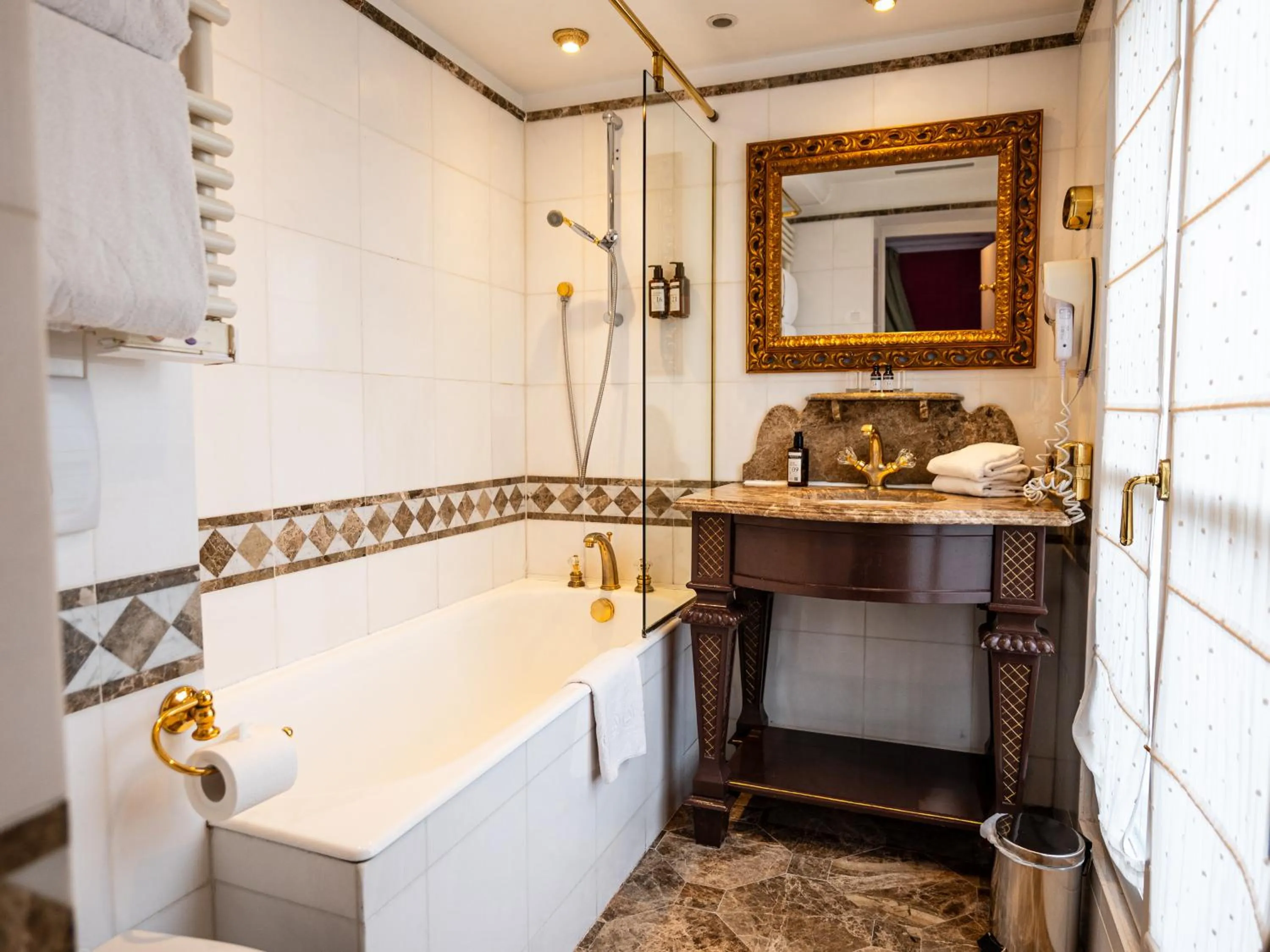 Bathroom in La Villa Royale