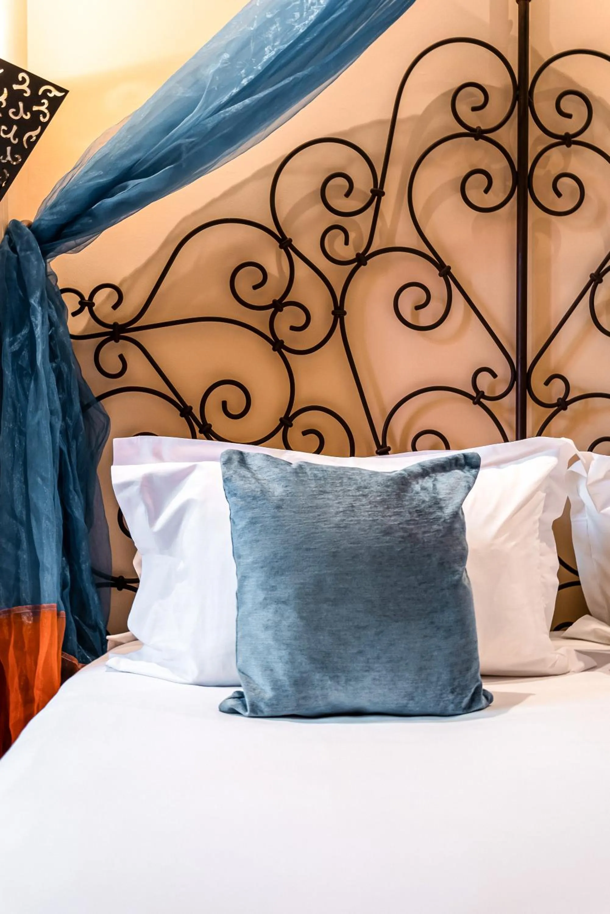 Bed in Villa Royale Montsouris