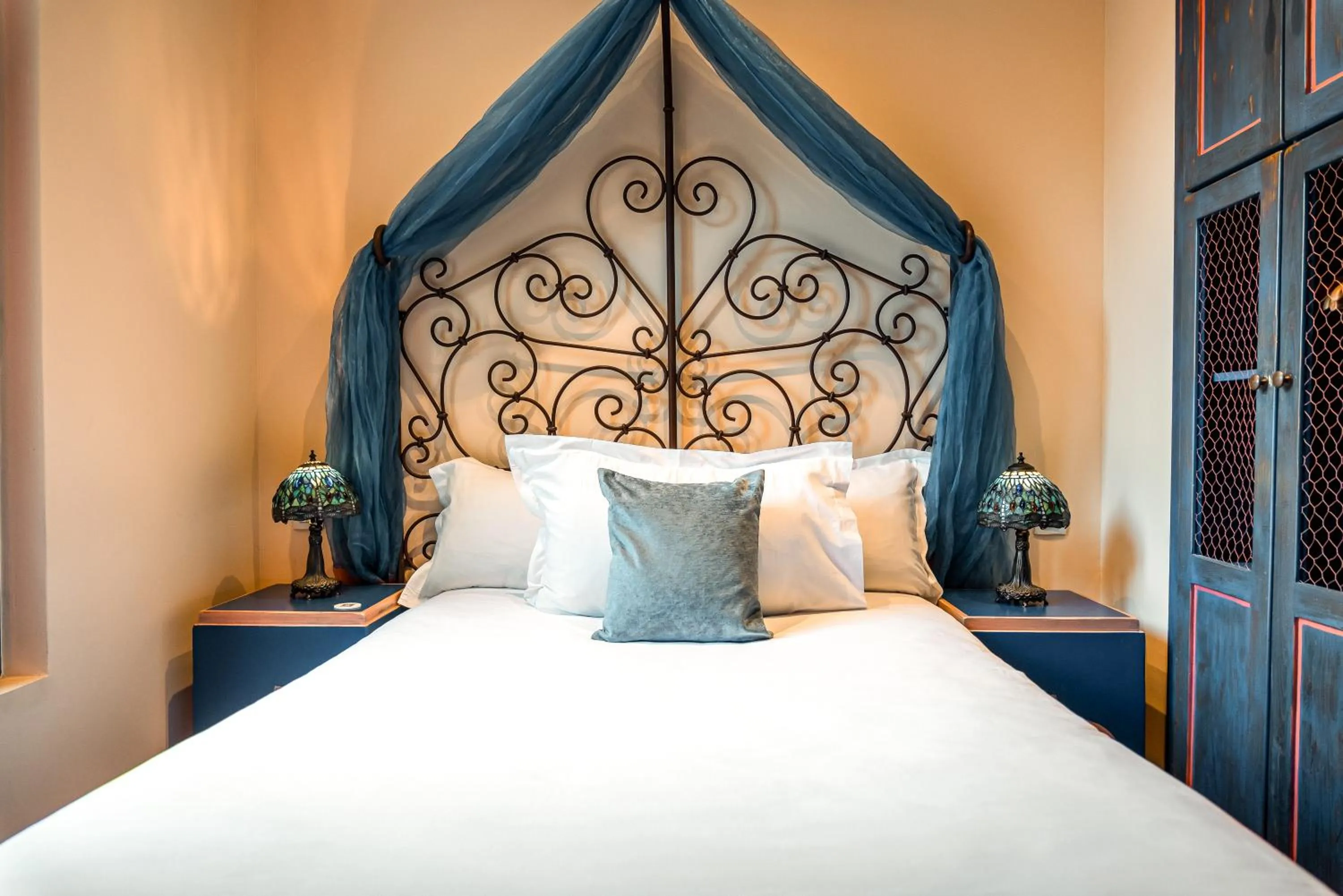 Bed in Villa Royale Montsouris