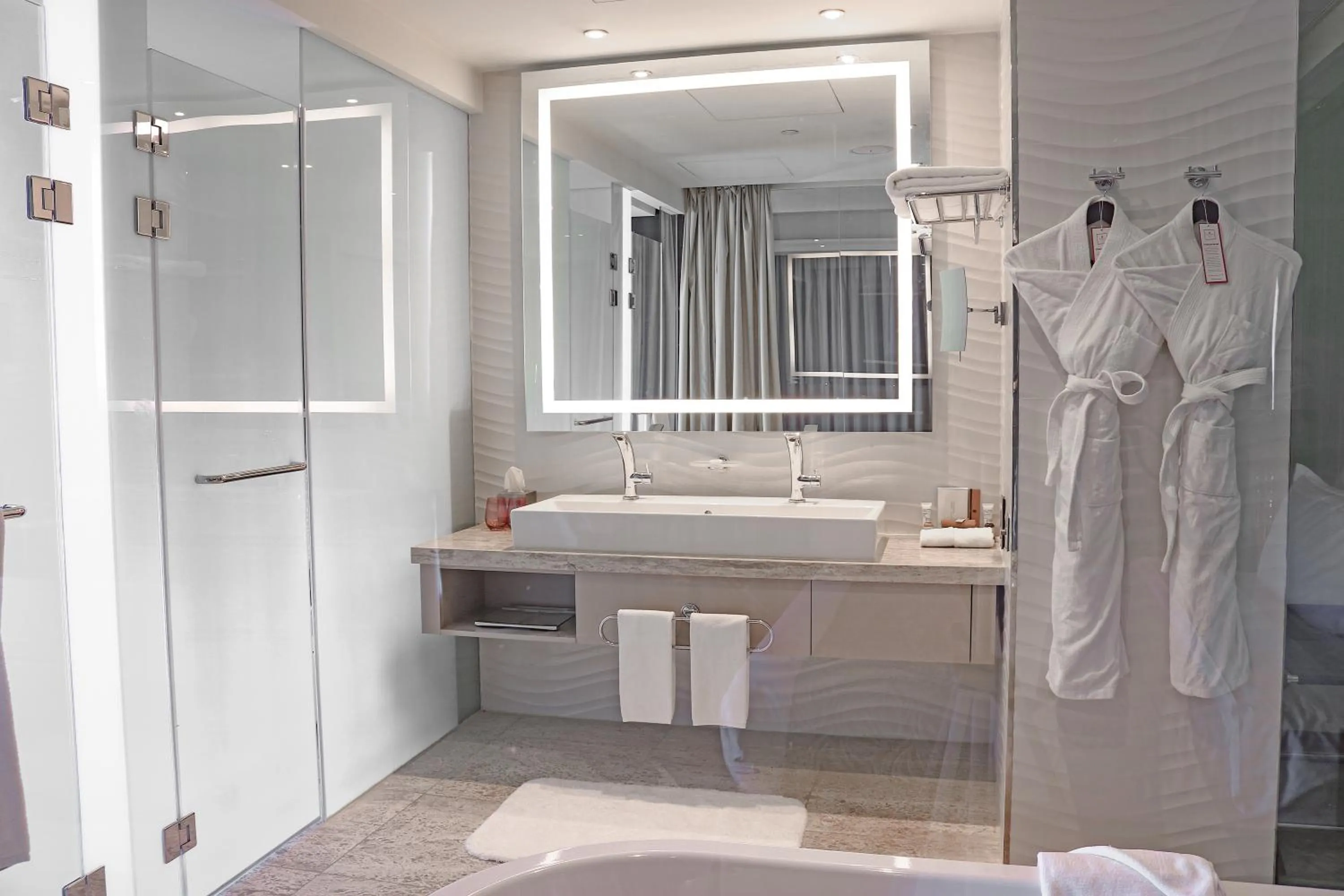 Bathroom in Millennium Plaza Doha