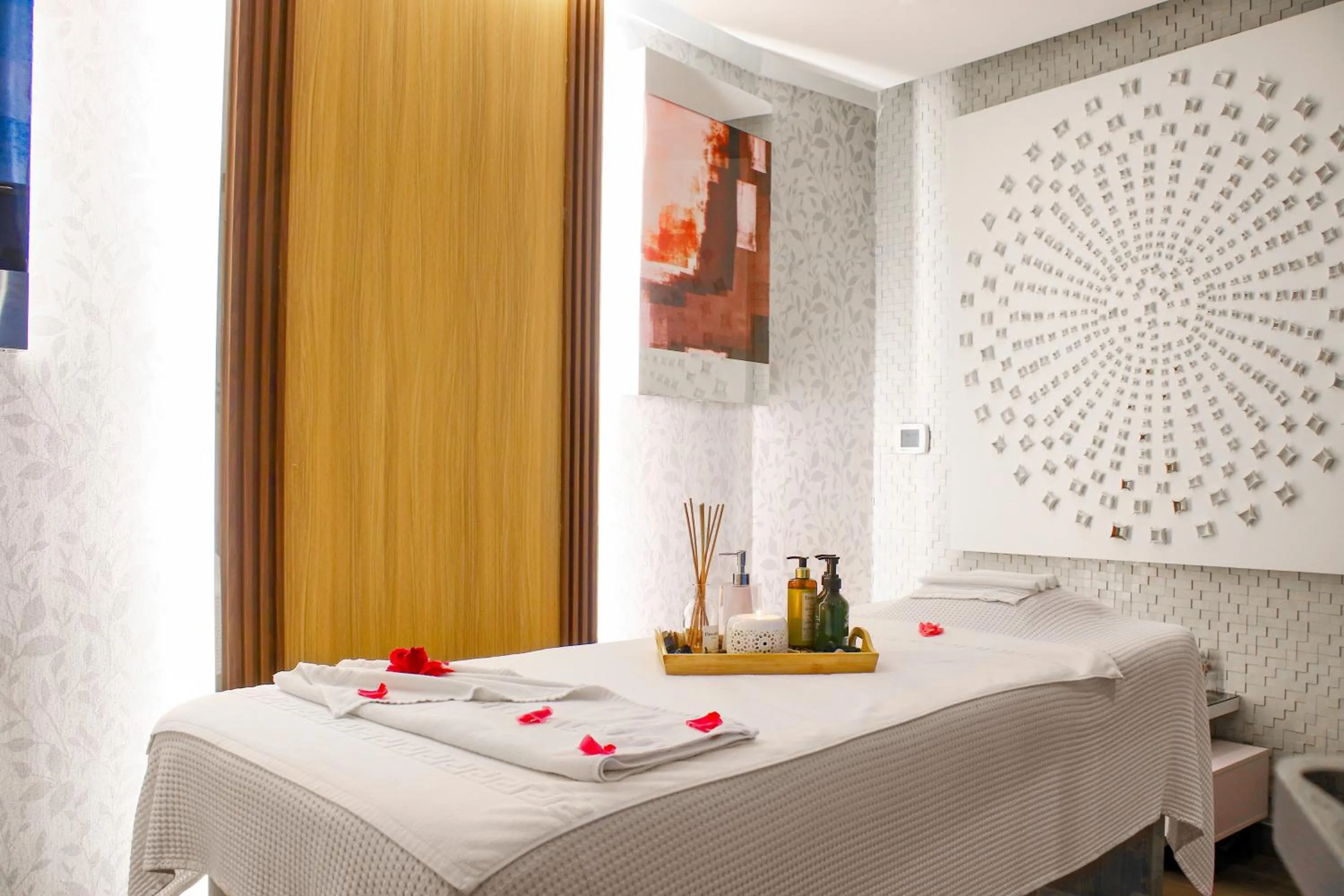 Spa and wellness centre/facilities, Bed in Millennium Plaza Doha