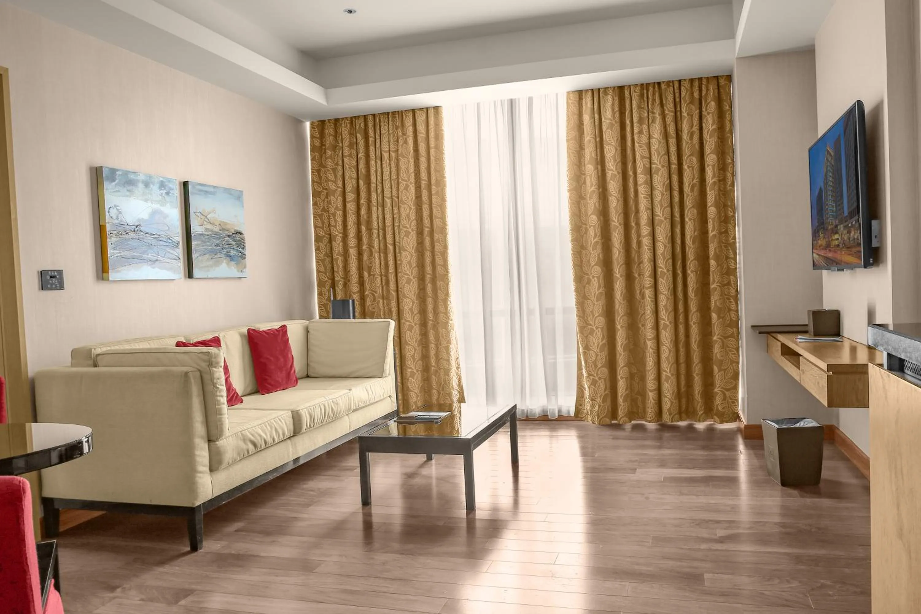 Living room in Millennium Plaza Doha