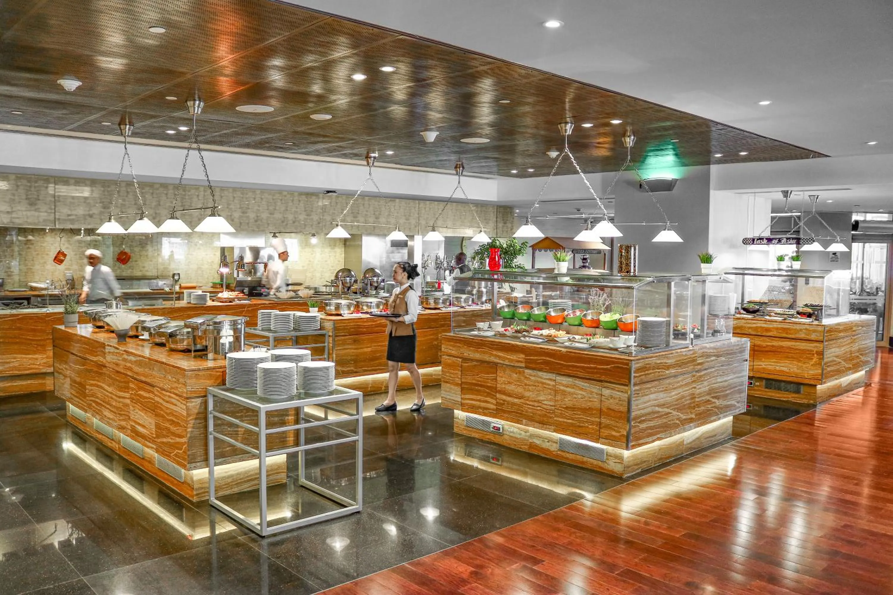 Restaurant/places to eat in Millennium Plaza Doha