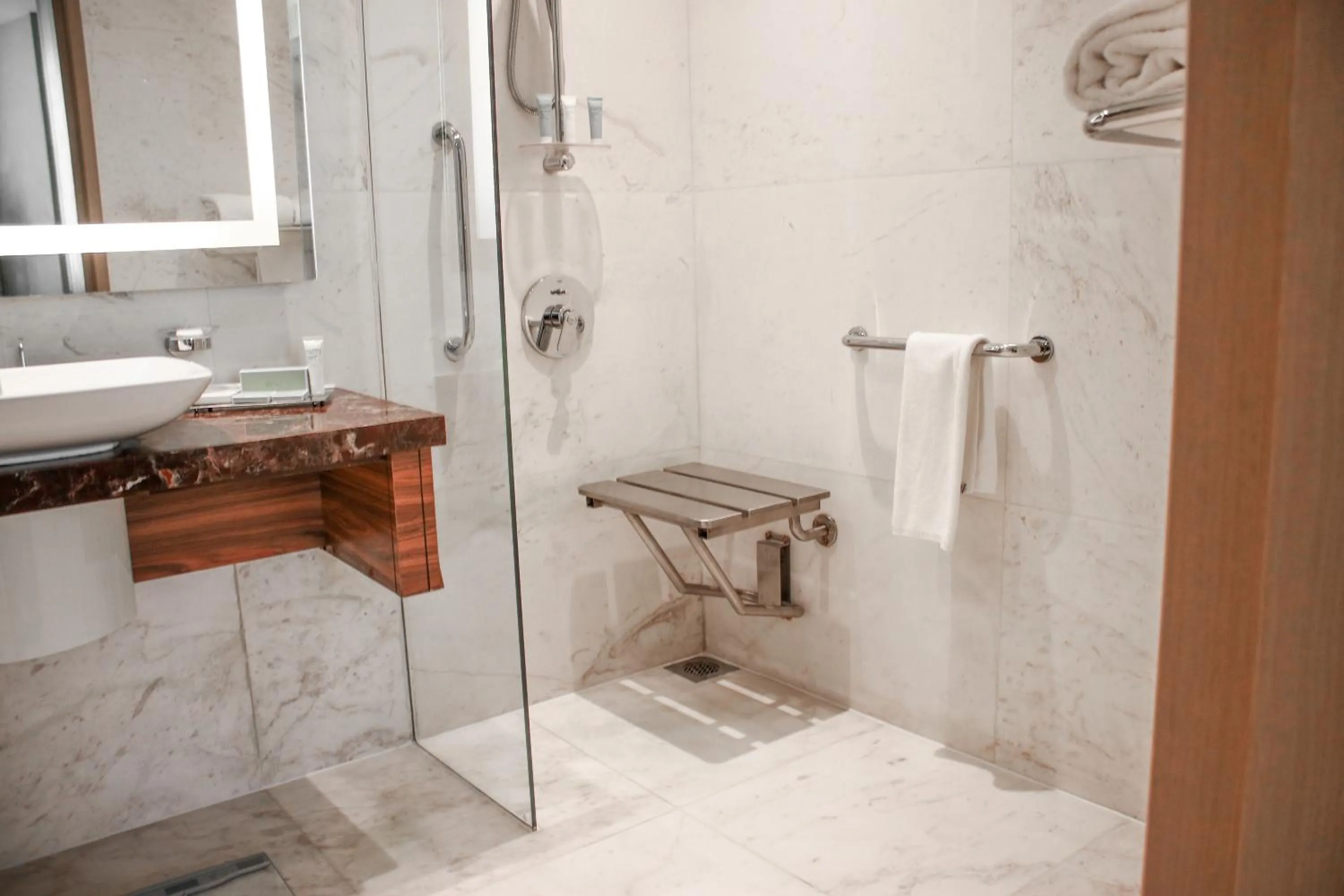 Bathroom in Millennium Plaza Doha