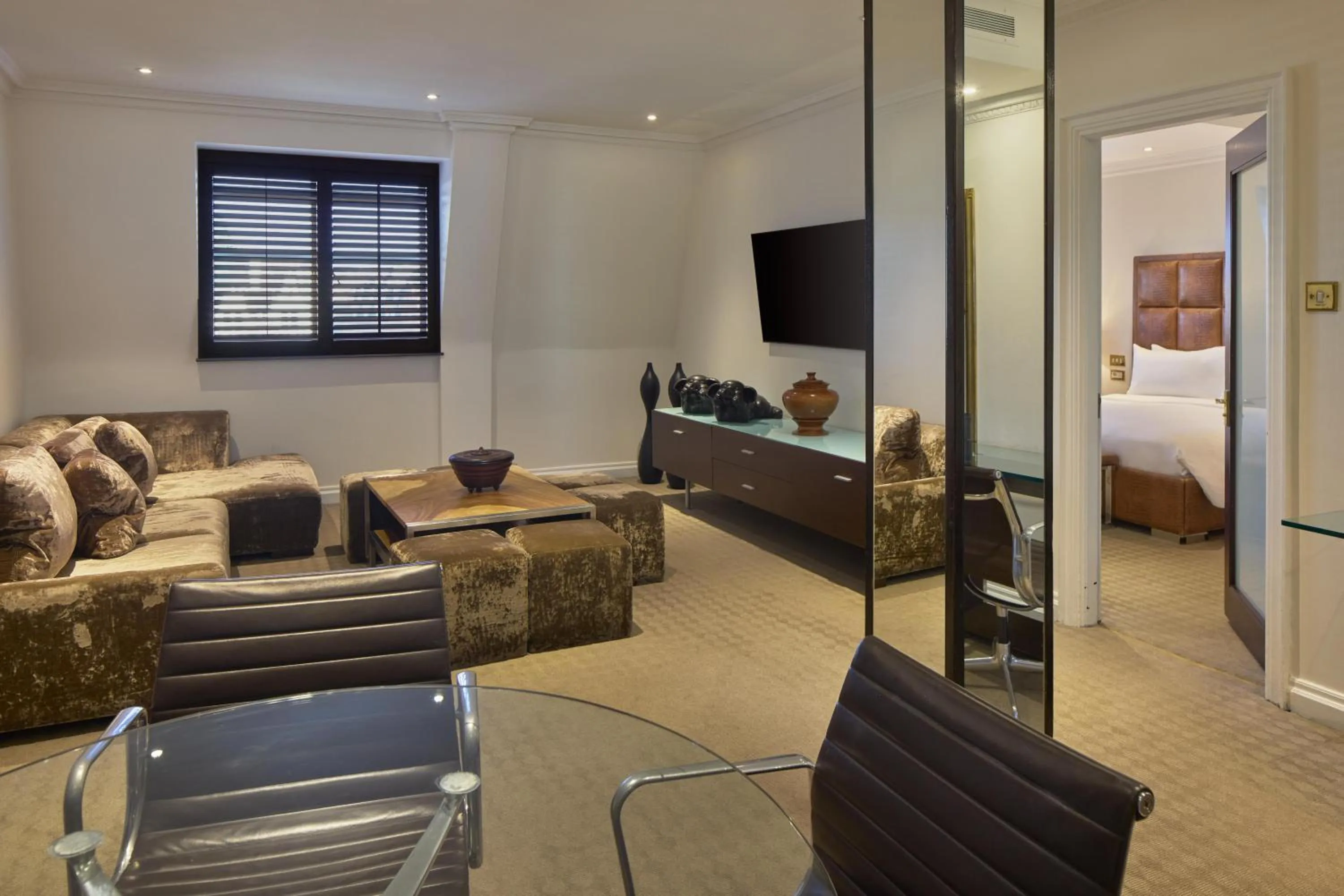 Photo of the whole room in Radisson Blu Hotel, London Leicester Square