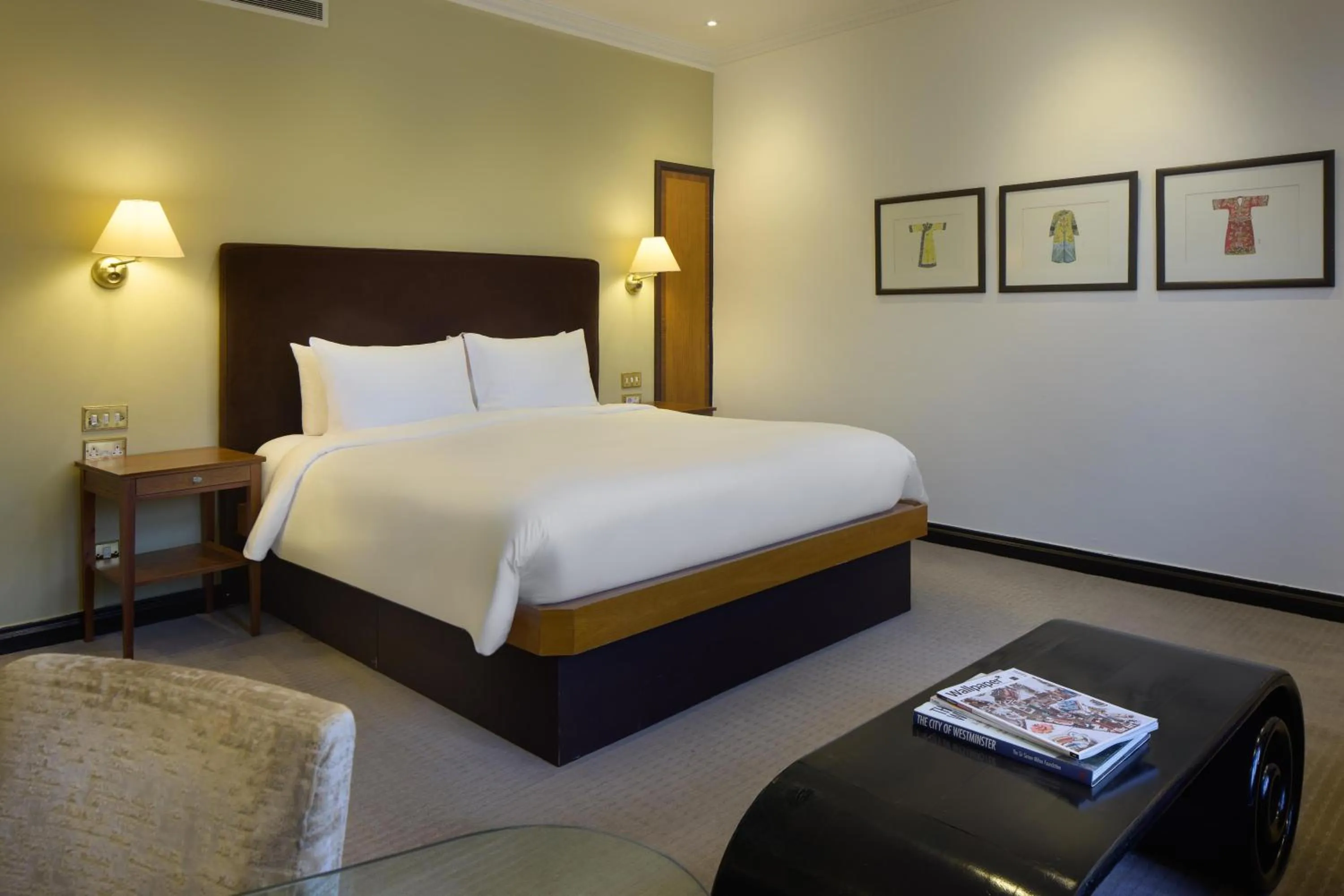 Bedroom, Bed in Radisson Blu Hotel, London Leicester Square