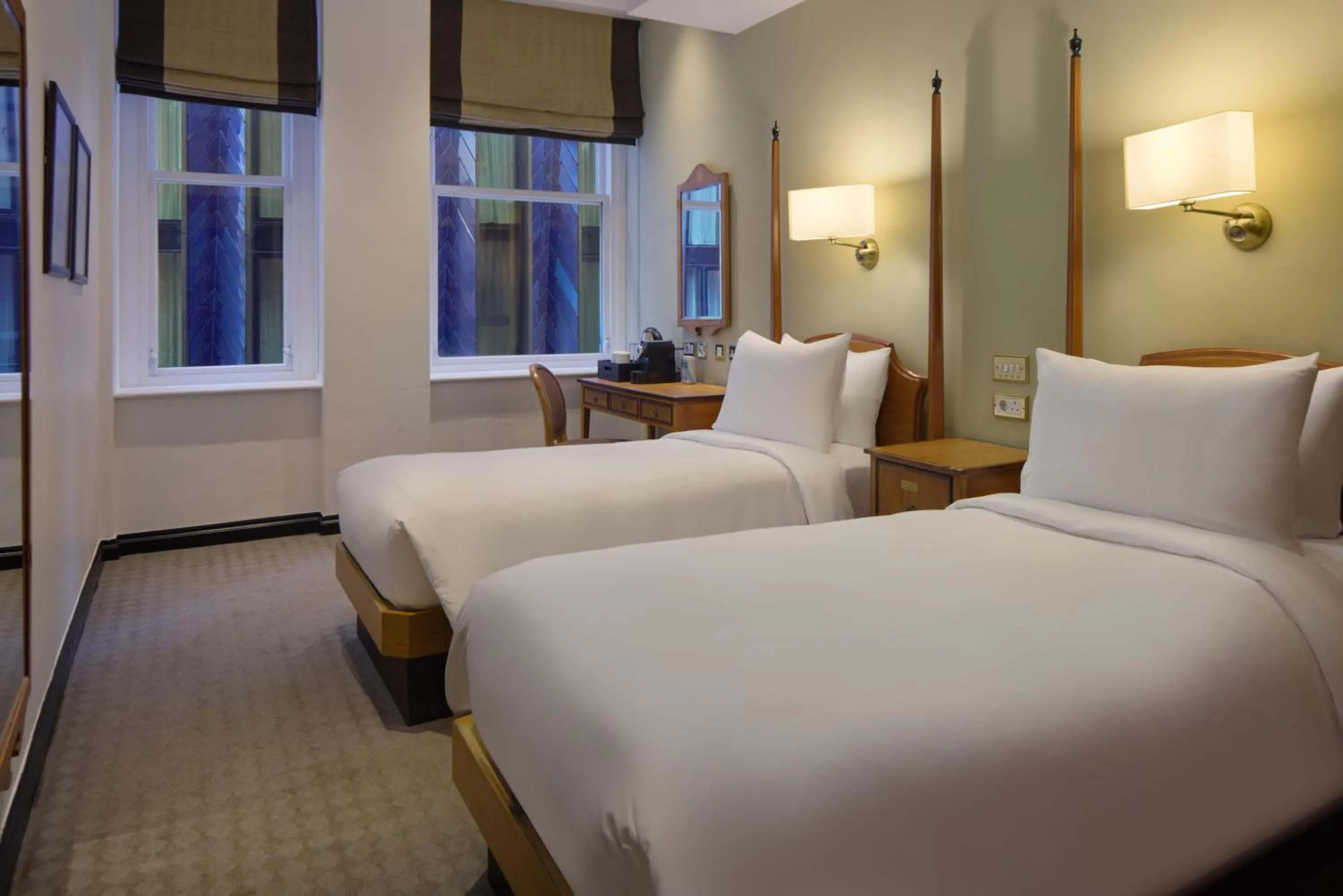 Bedroom, Bed in Radisson Blu Hotel, London Leicester Square