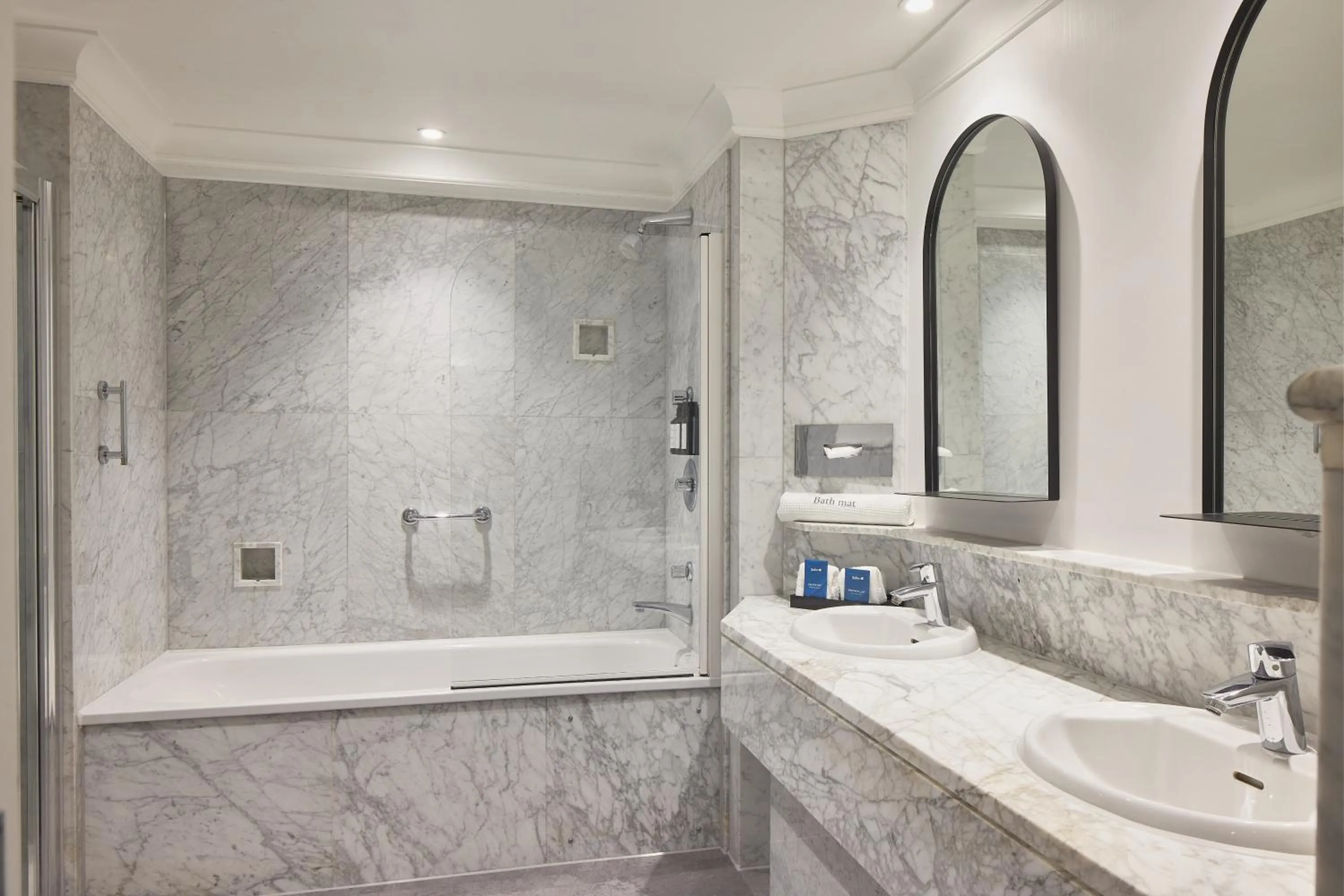 Bathroom in Radisson Blu Hotel, London Euston Square