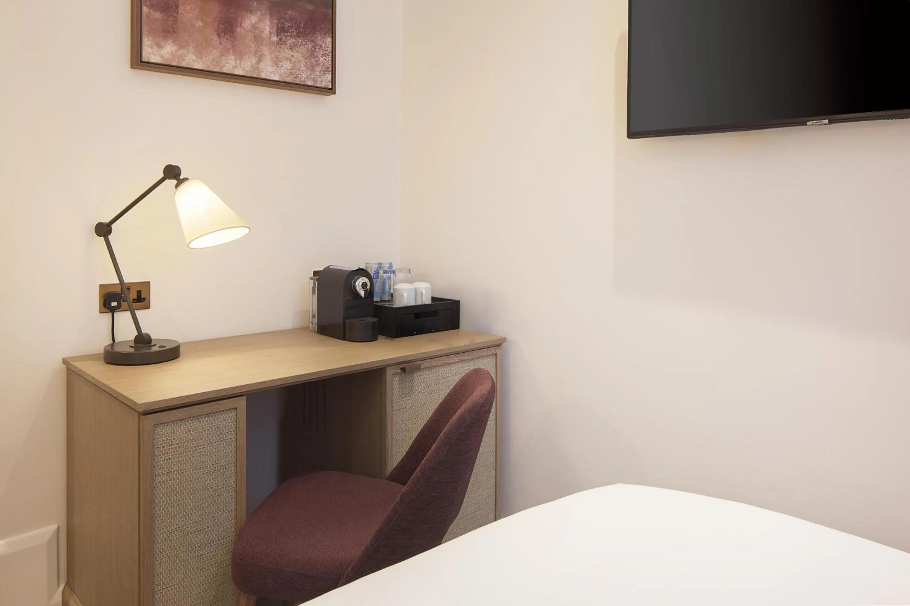 Bedroom, Bed in Radisson Blu Hotel, London Euston Square