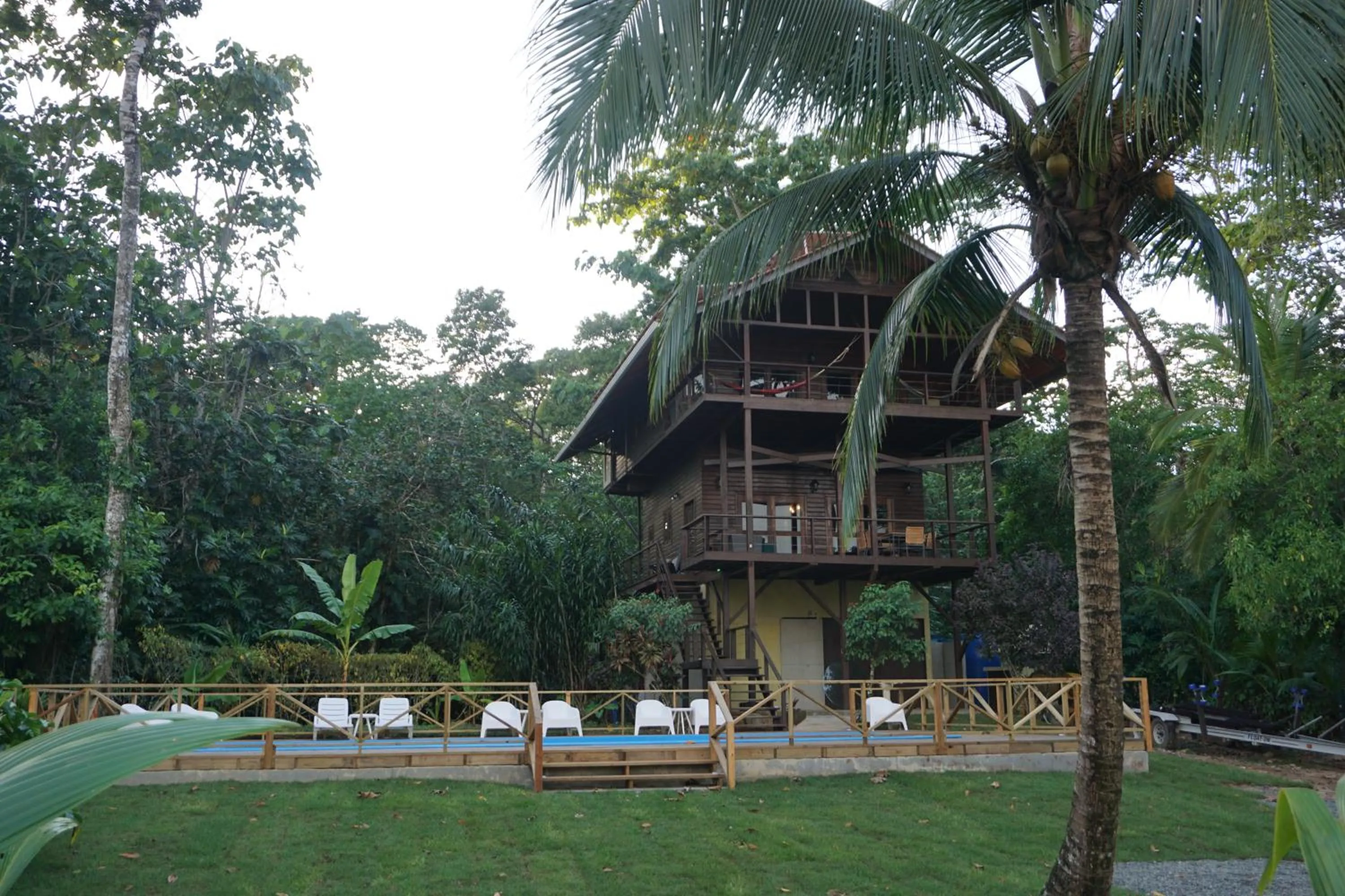 Property building in Oasis Bluff Beach