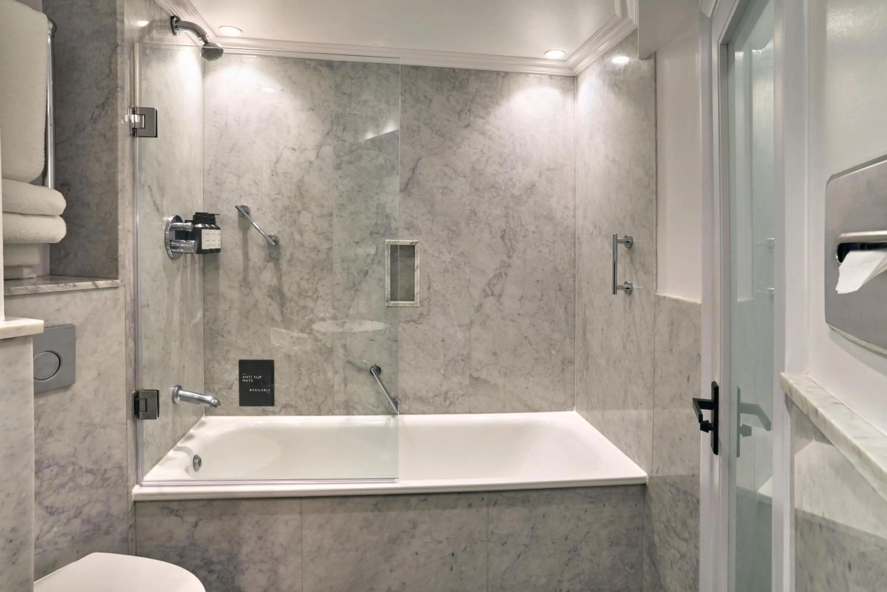Bathroom in Radisson Blu Hotel, London Bond Street