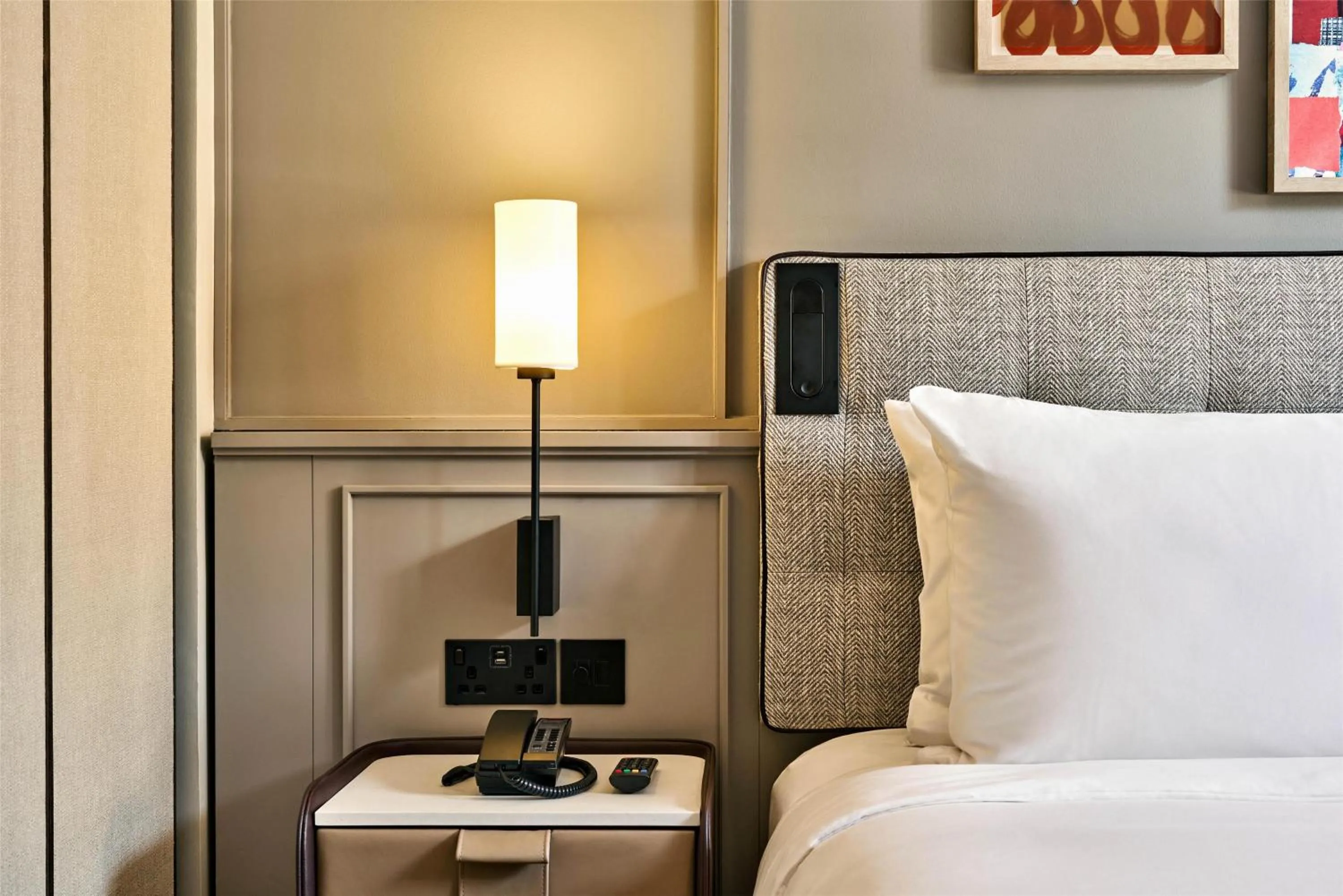 Bedroom, Bed in Radisson Blu Hotel, London Bond Street