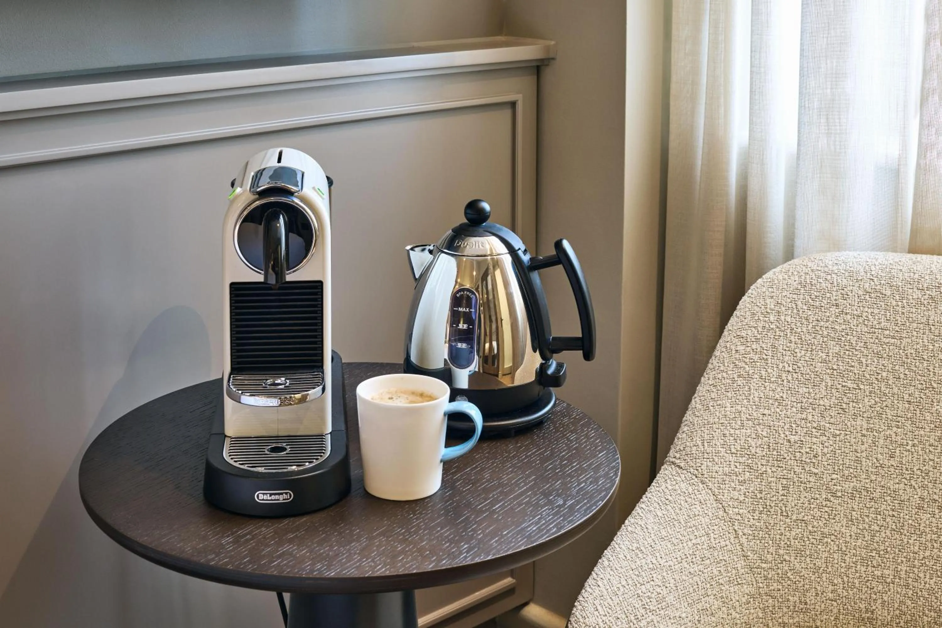 Bedroom in Radisson Blu Hotel, London Bond Street
