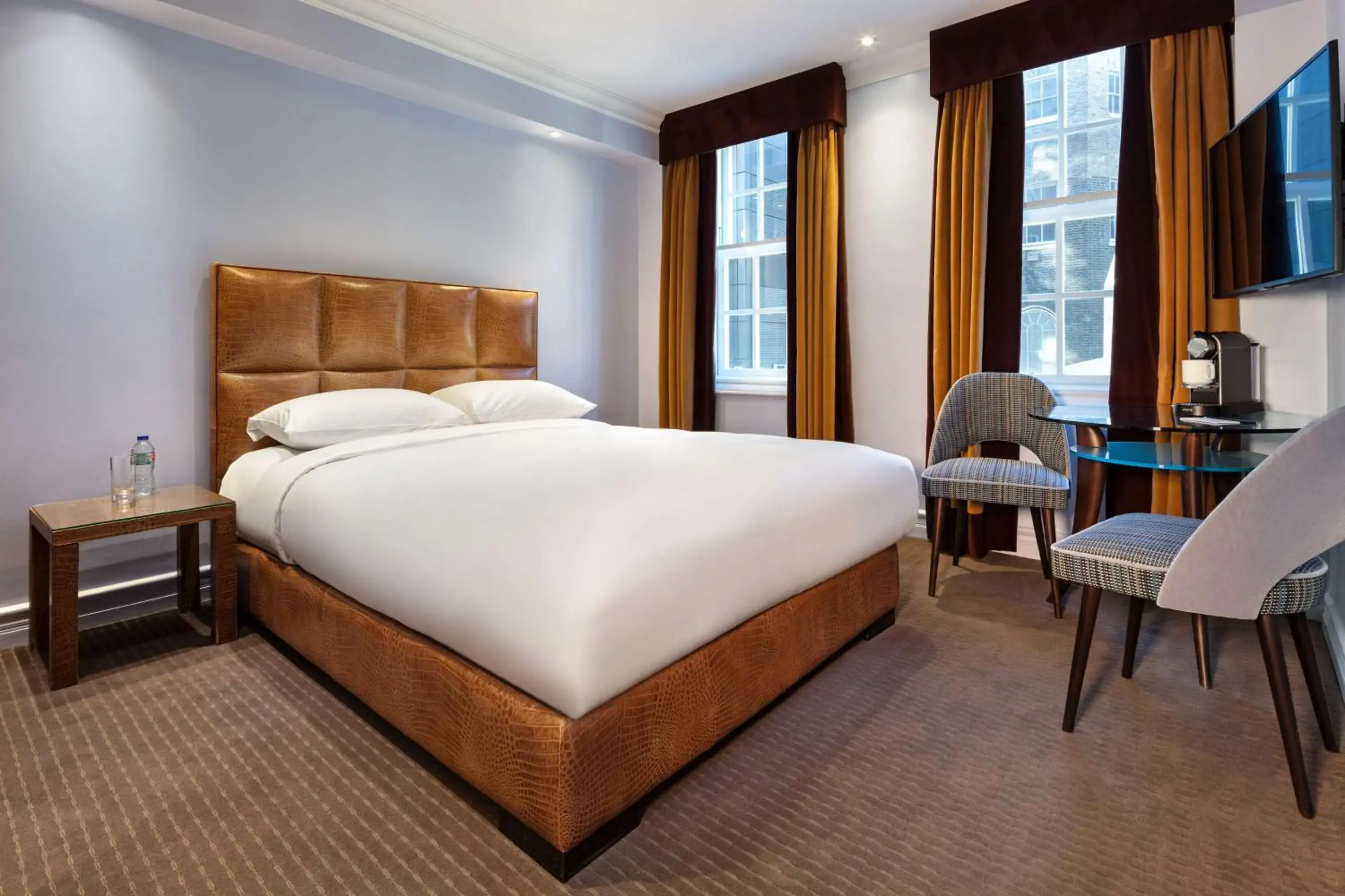 Standard Double/Twin Room - single occupancy in Radisson Blu Hotel, London Bond Street Standard Double/Twin Room - single occupancy in Radisson Blu Hotel, London Bond Street