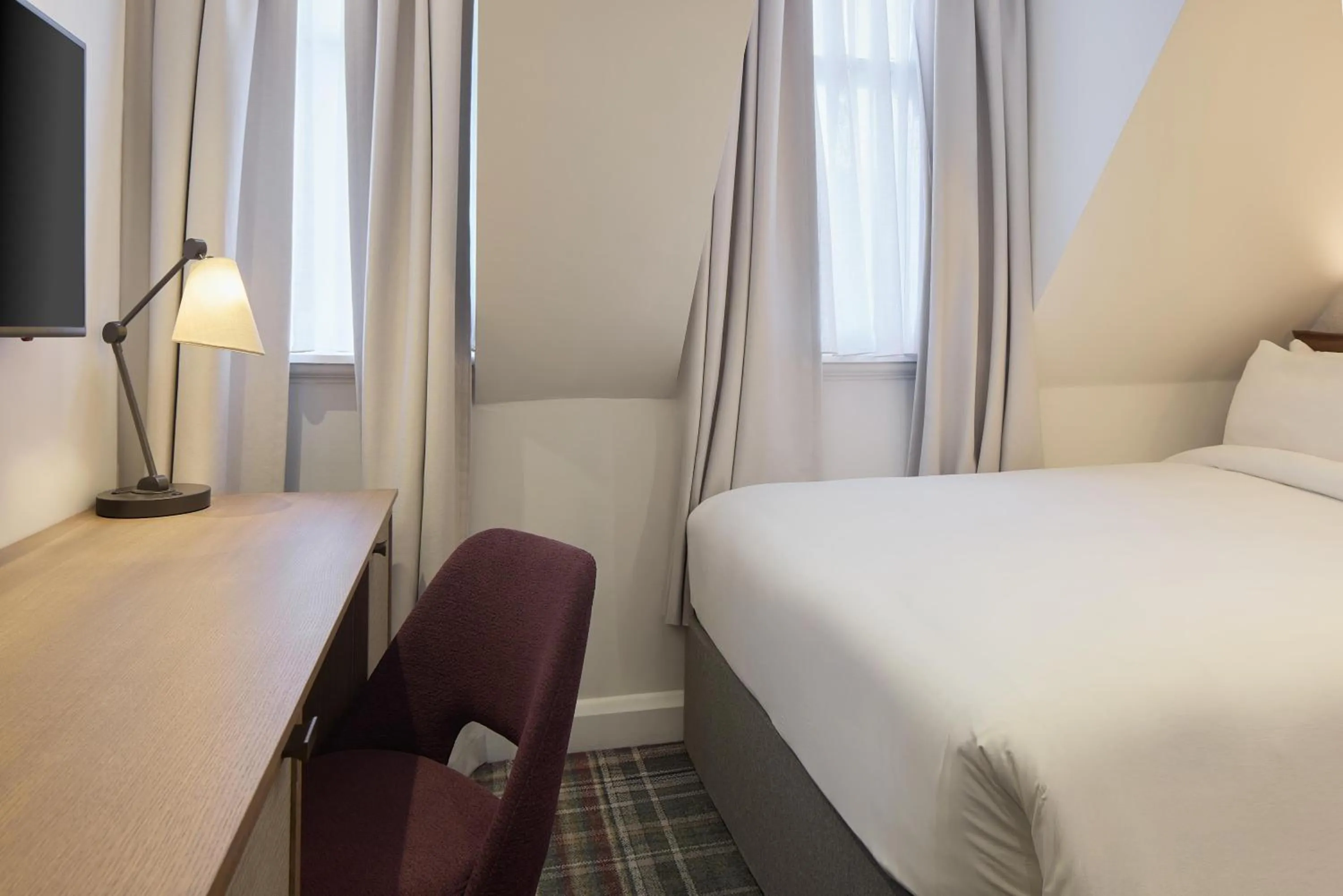 Bedroom, Bed in Radisson Blu Hotel, London Tottenham Court Road