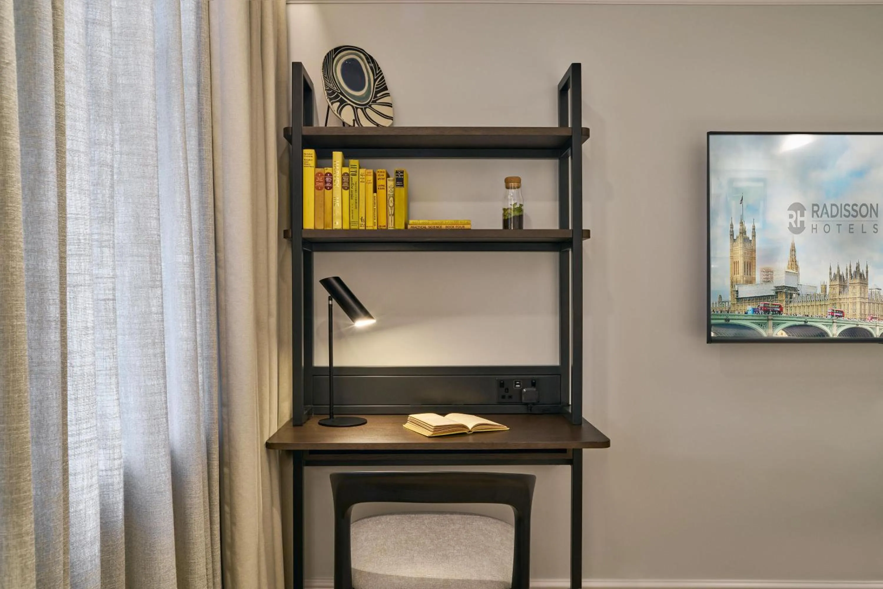 Bedroom in Radisson Blu Hotel, London Bloomsbury