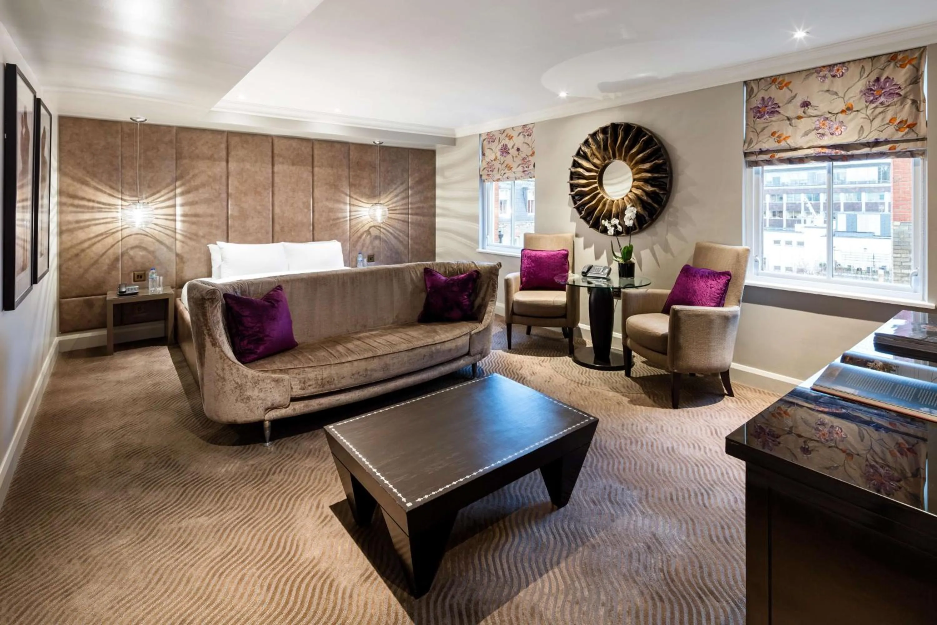 Photo of the whole room in Radisson Blu Hotel, London Bloomsbury