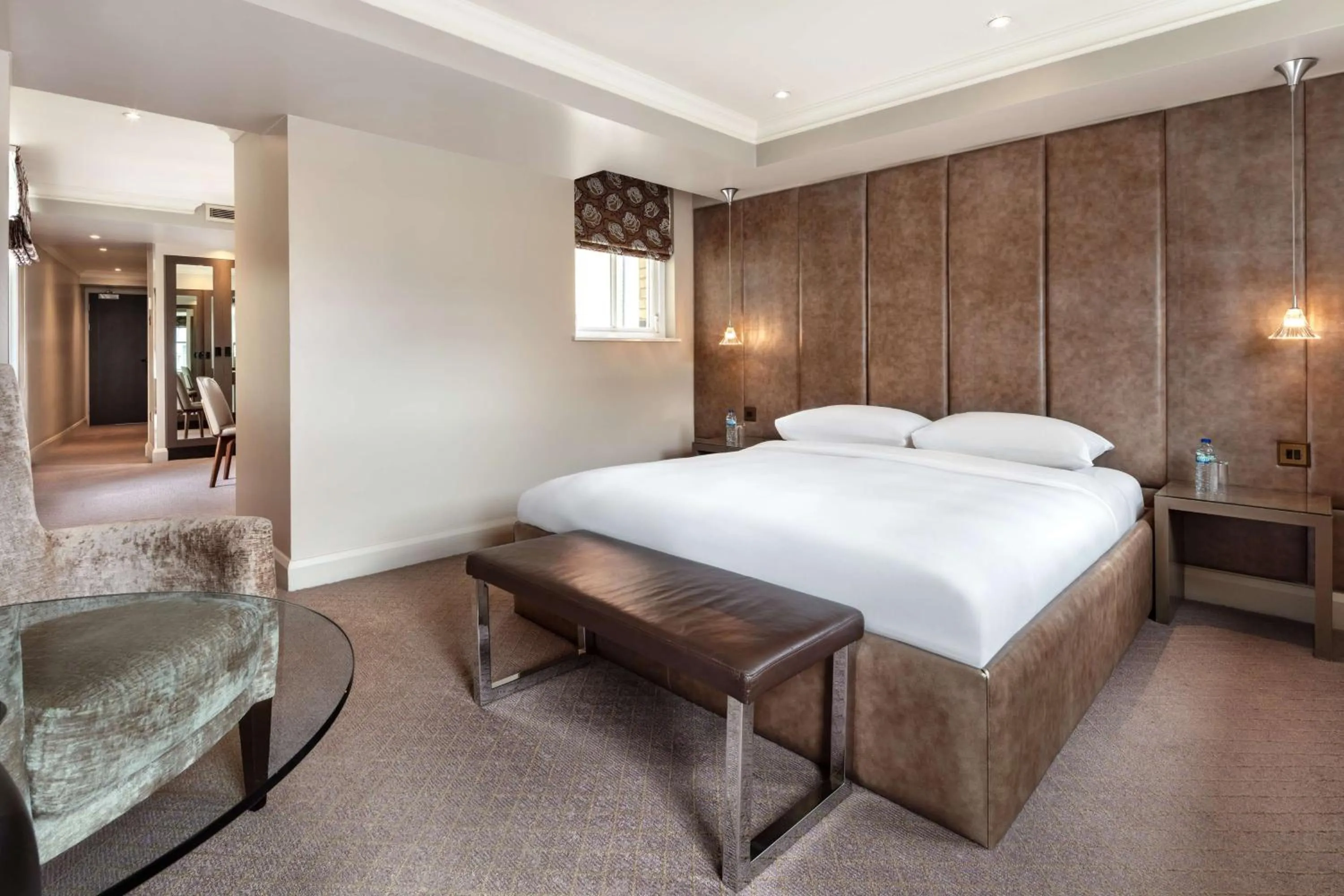 Bedroom, Bed in Radisson Blu Hotel, London Bloomsbury