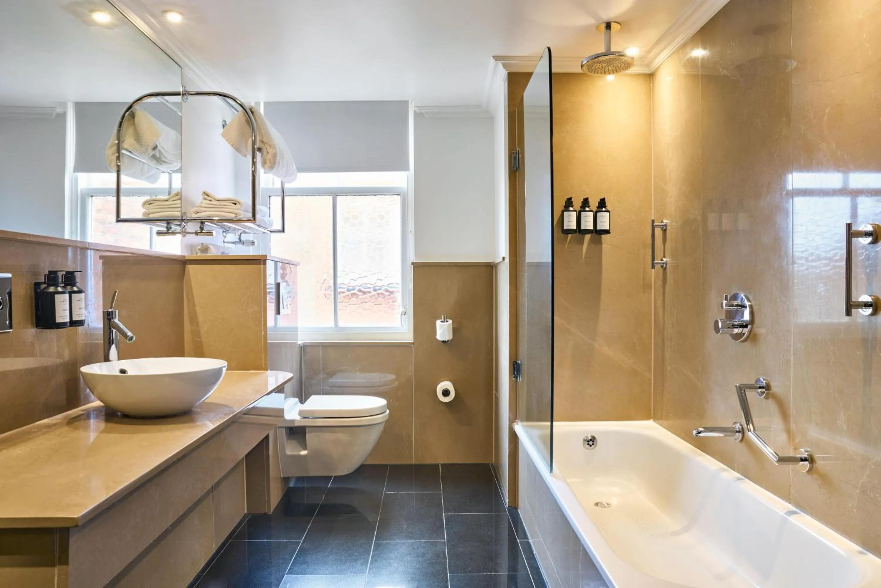 Bathroom in Radisson Blu Hotel, London Bloomsbury