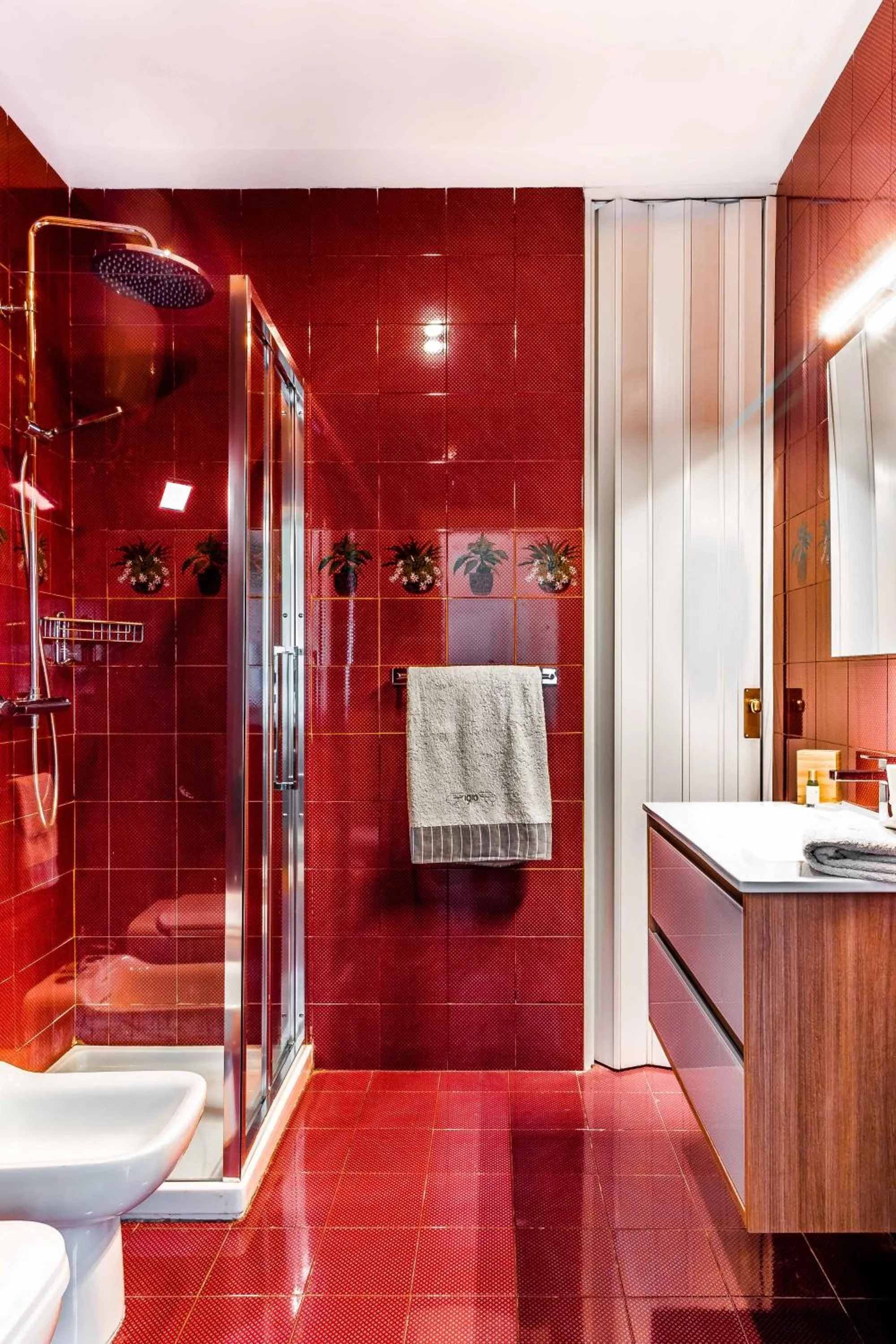 Bathroom in 1910 B&B