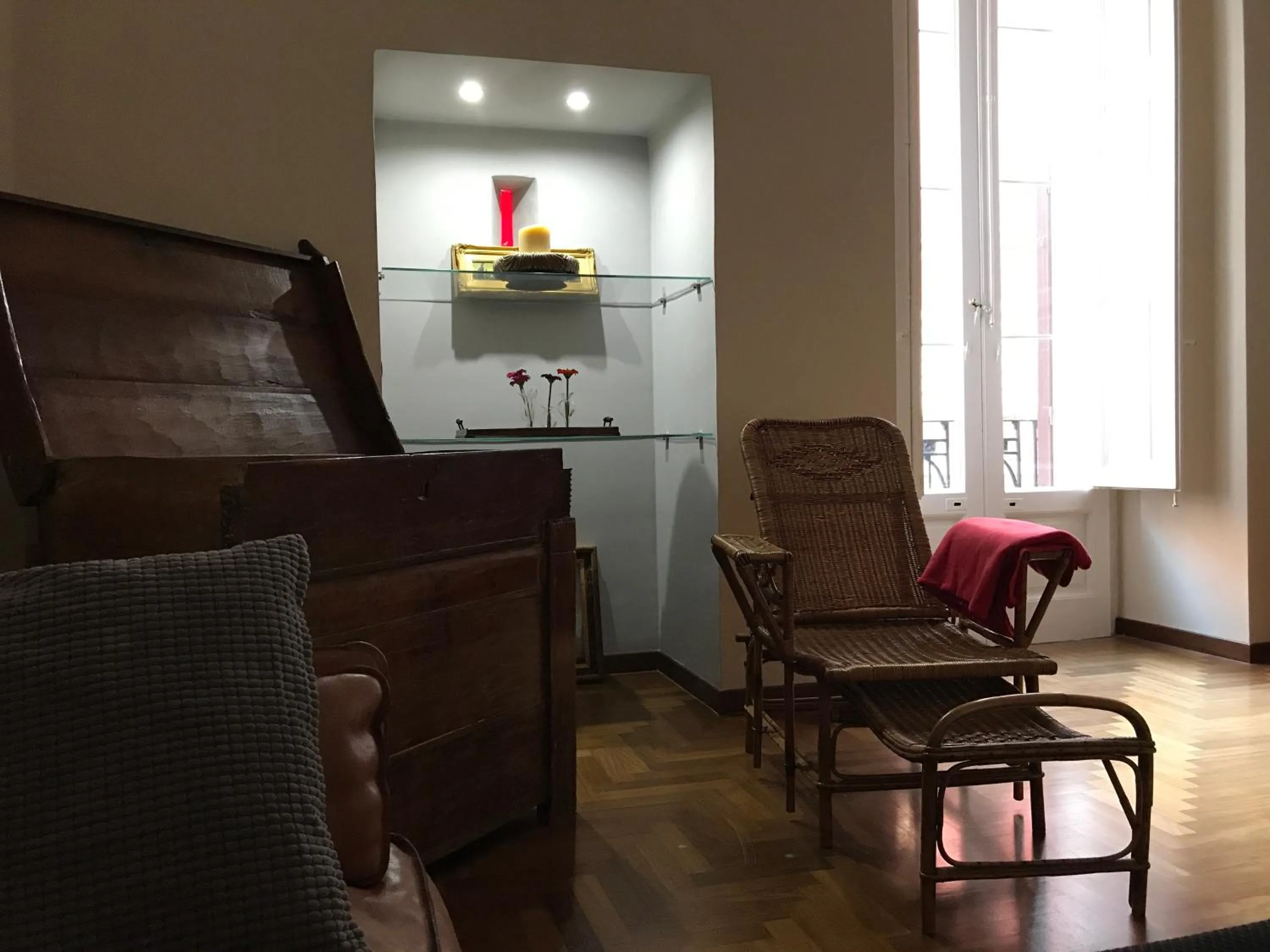 Living room in 1910 B&B