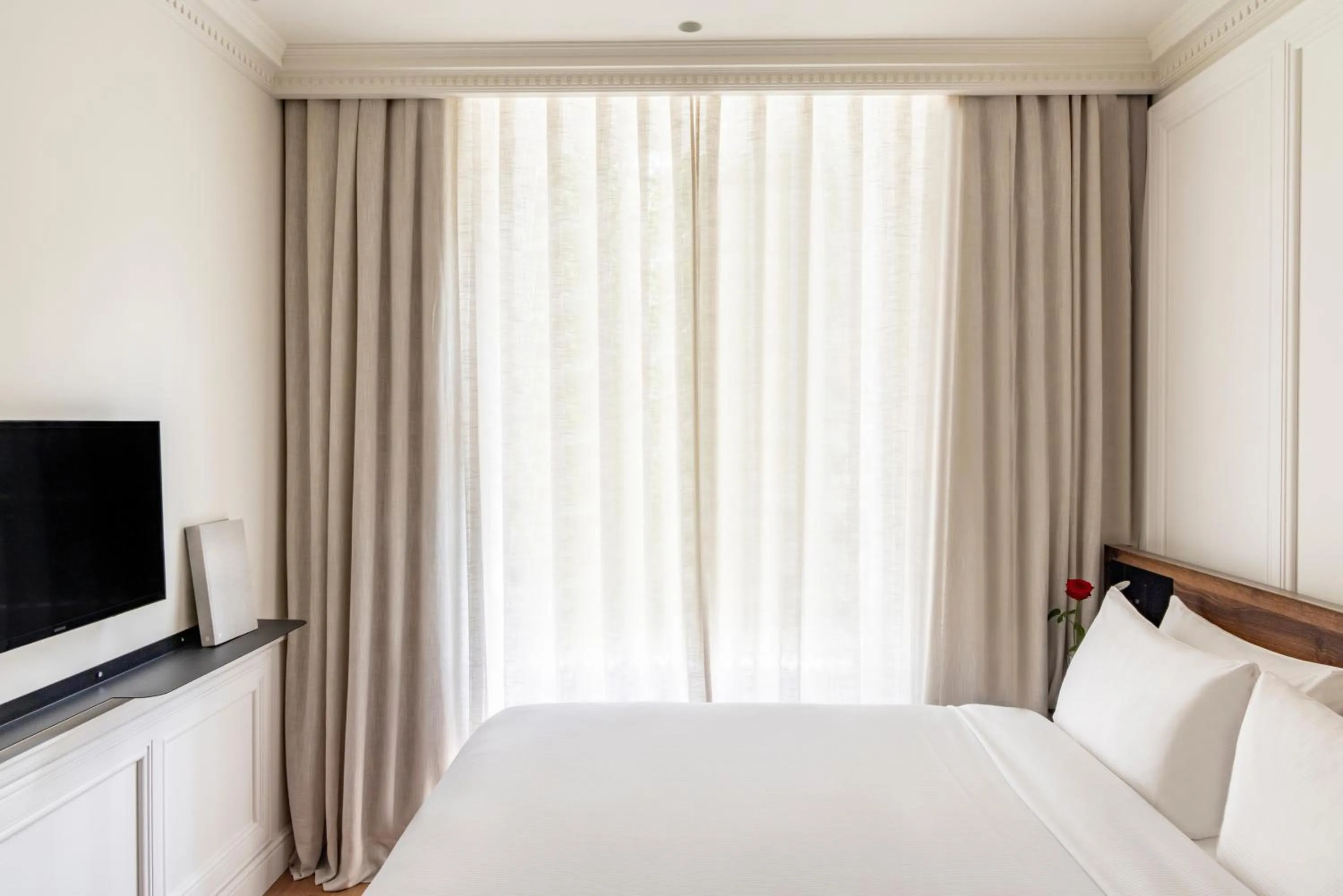 Bed in The Caesar Hotel